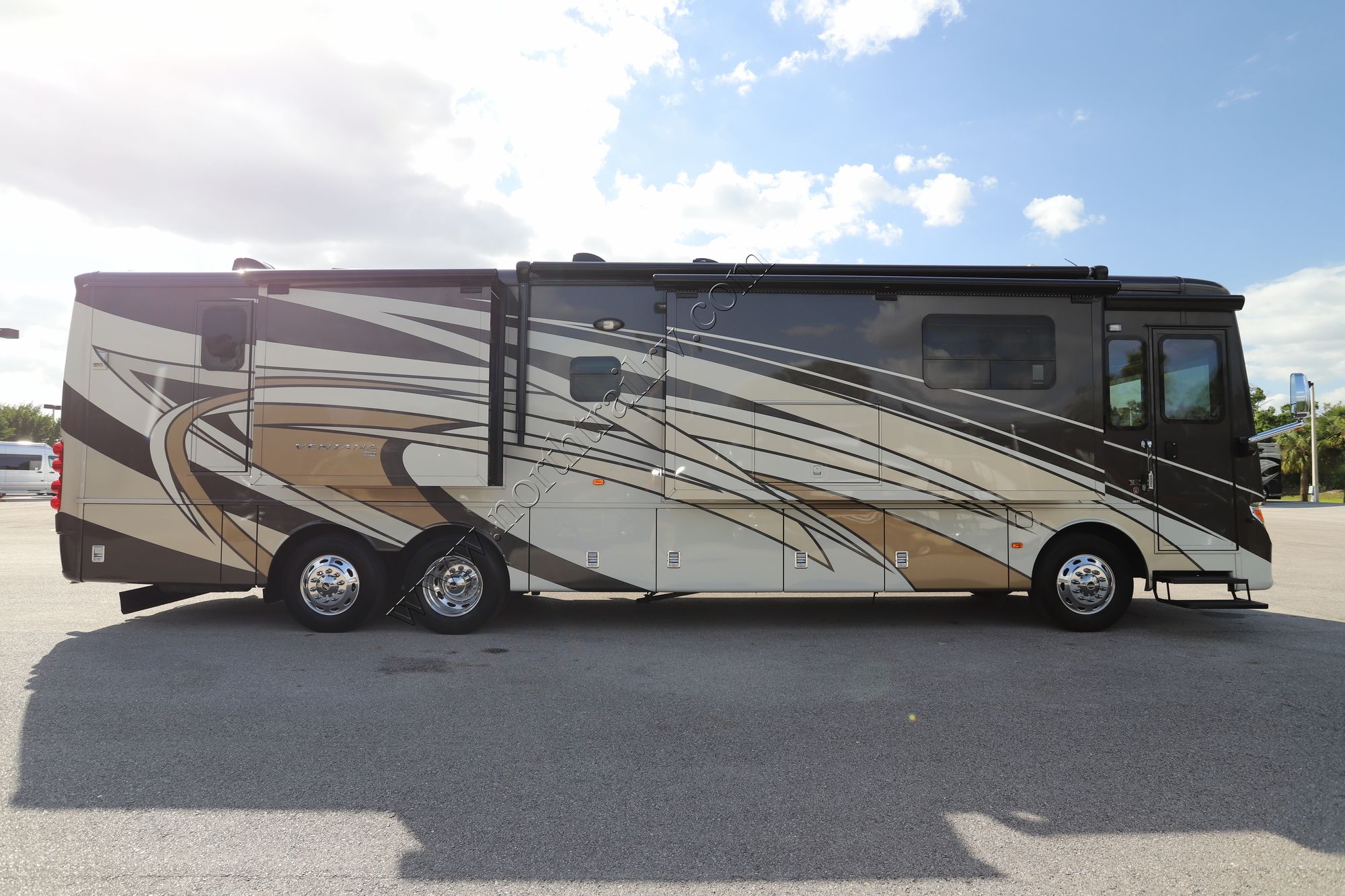 Used 2016 Newmar Ventana 4037 Class A  For Sale