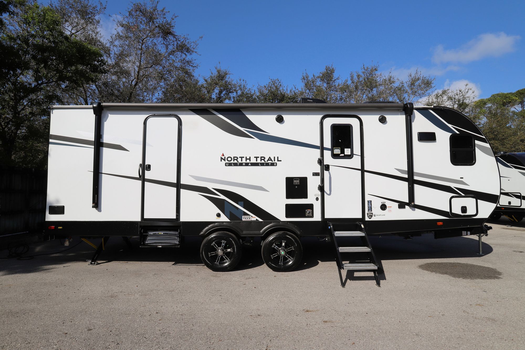 New 2022 Heartland Rv North Trail 26FKDS Travel Trailer  For Sale