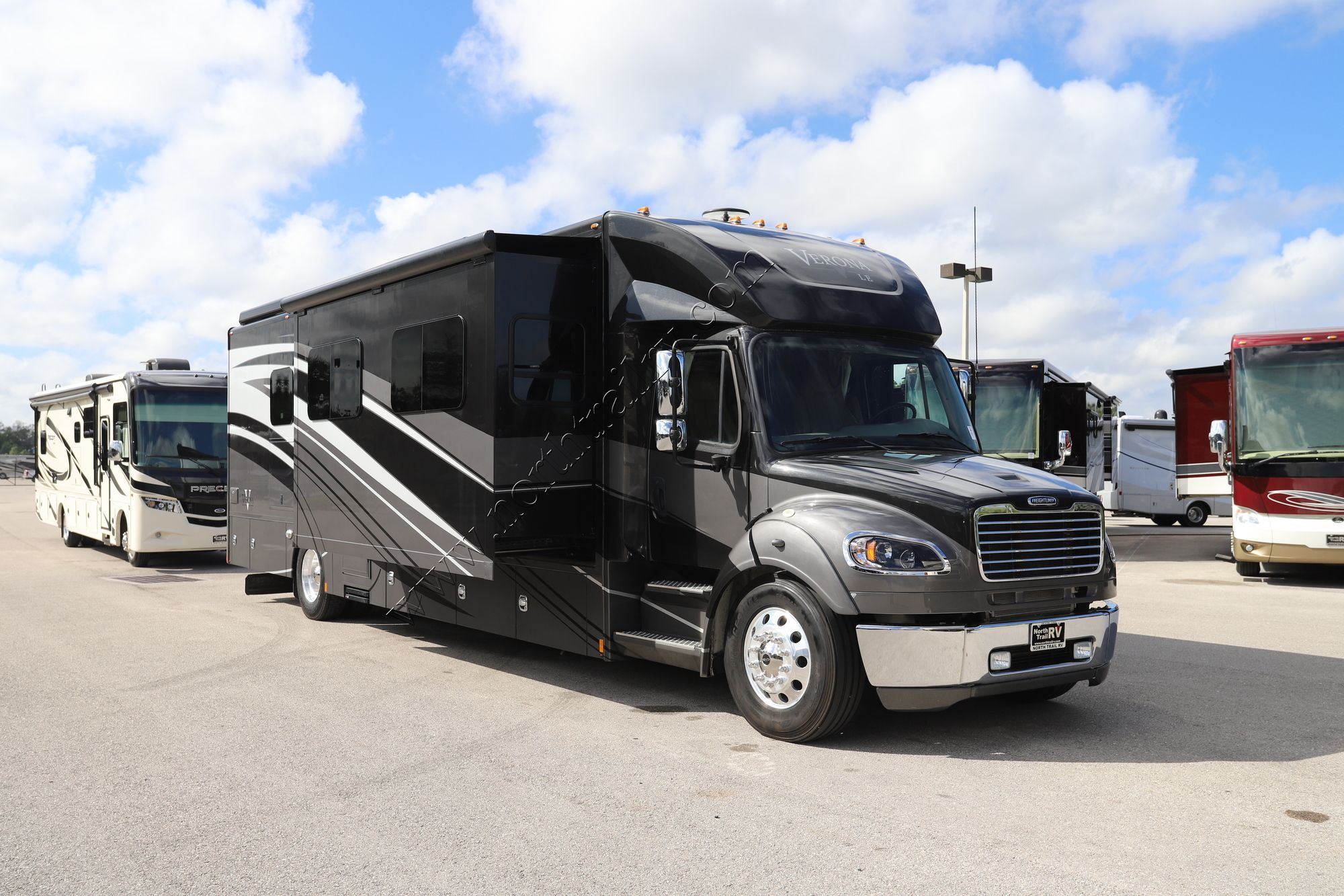 Used 2019 Renegade Rv Verona Le 40LRB Super C  For Sale