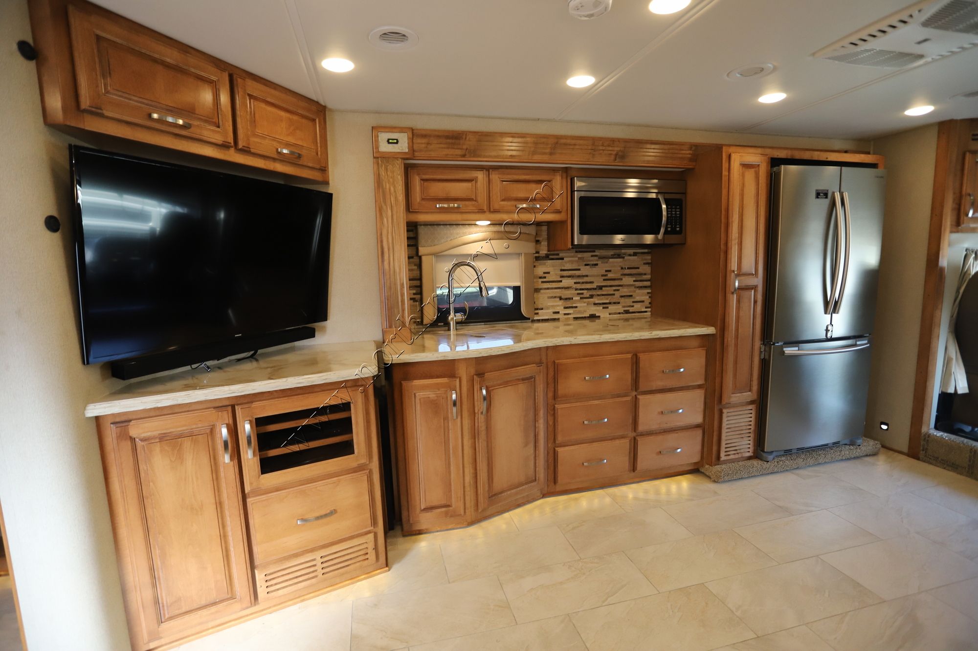 Used 2019 Renegade Rv Verona Le 40LRB Super C  For Sale