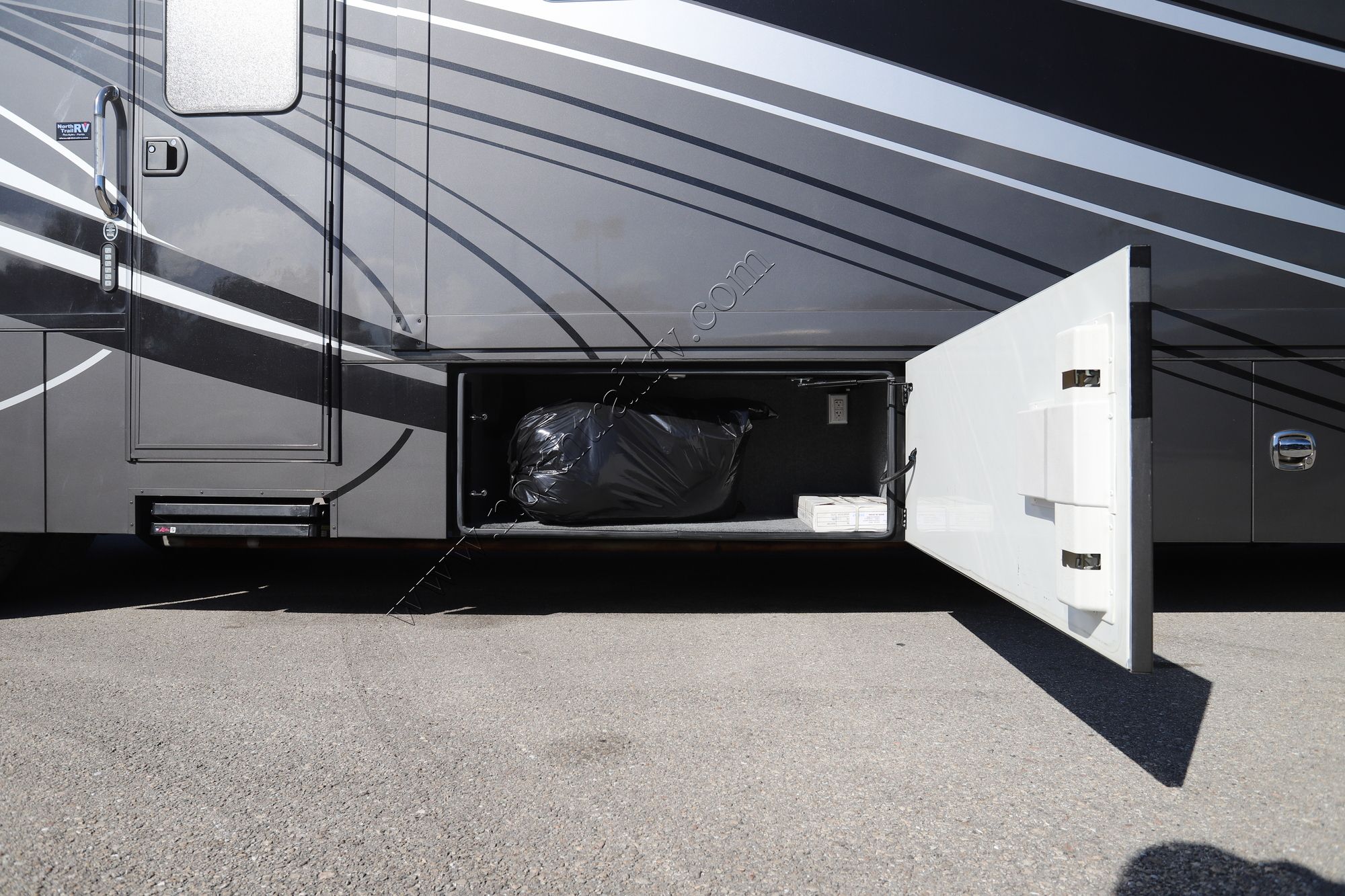 Used 2019 Renegade Rv Verona Le 40LRB Super C  For Sale