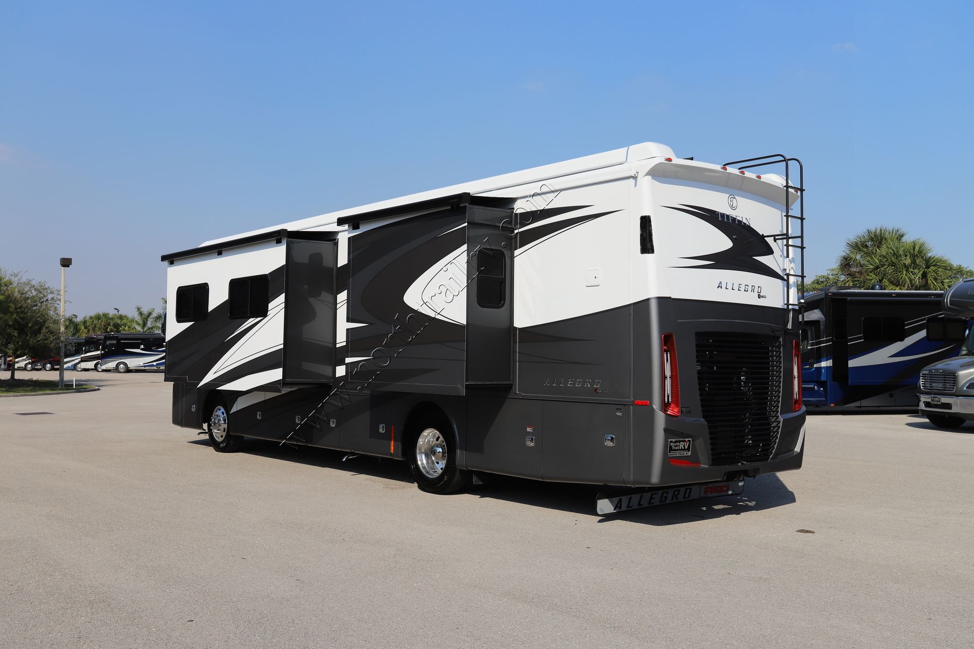 New 2022 Tiffin Motor Homes Allegro Red 37BA Class A  For Sale