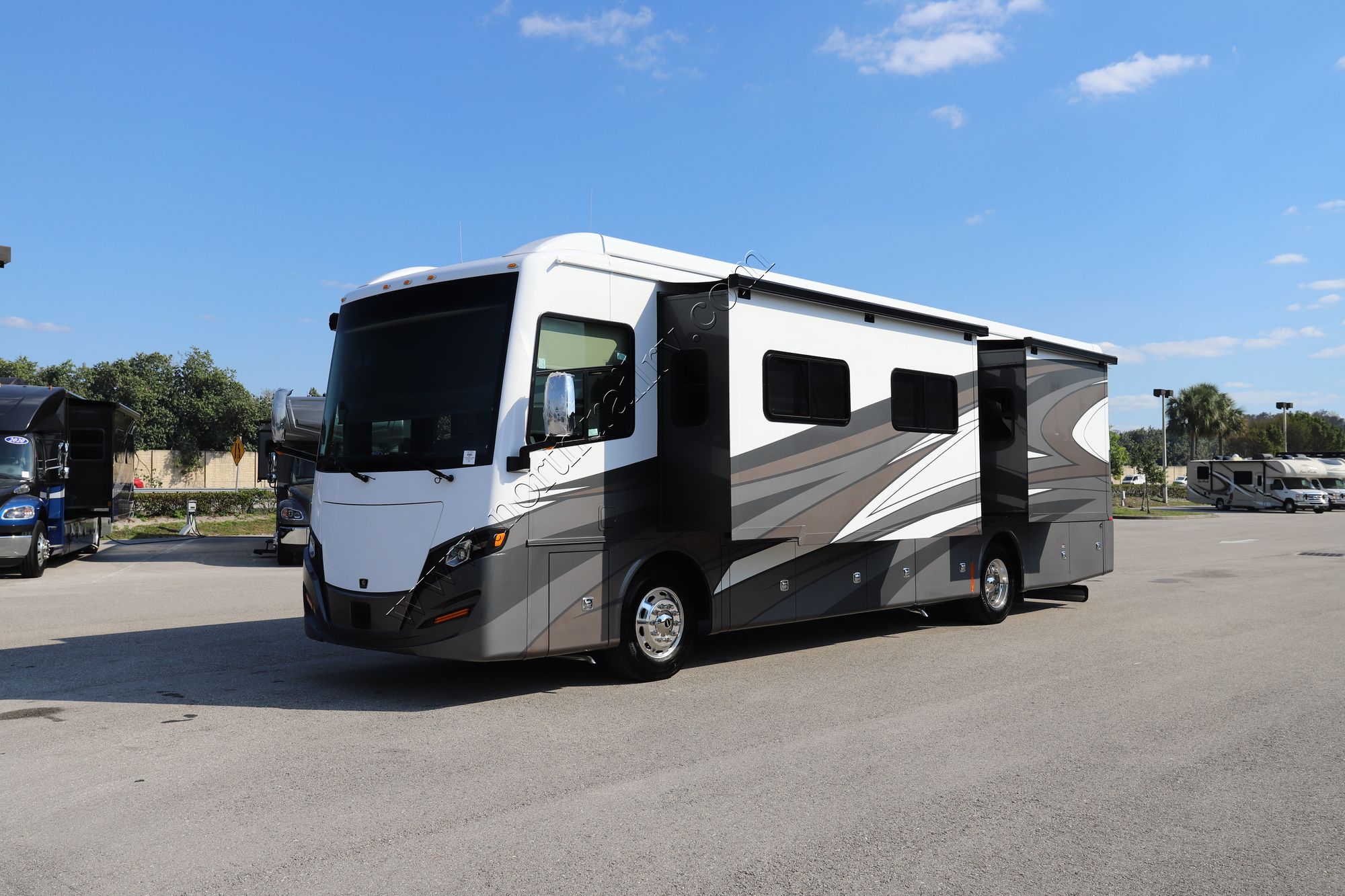 New 2022 Tiffin Motor Homes Allegro Red 37BA Class A  For Sale