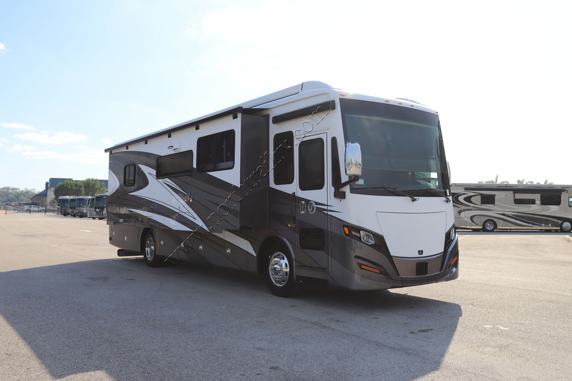 New 2022 Tiffin Motor Homes Allegro Red 37BA Class A  For Sale