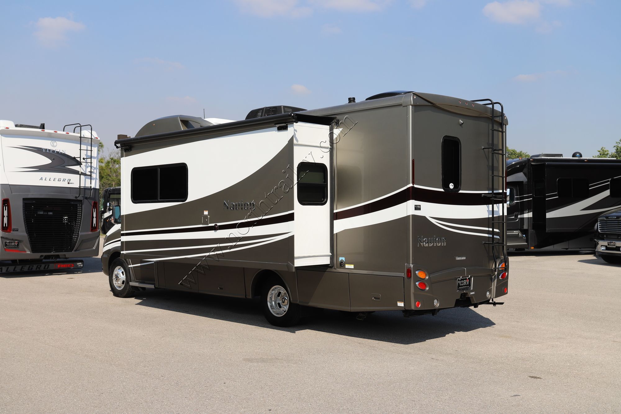 Used 2019 Winnebago Navion 24D Class C  For Sale