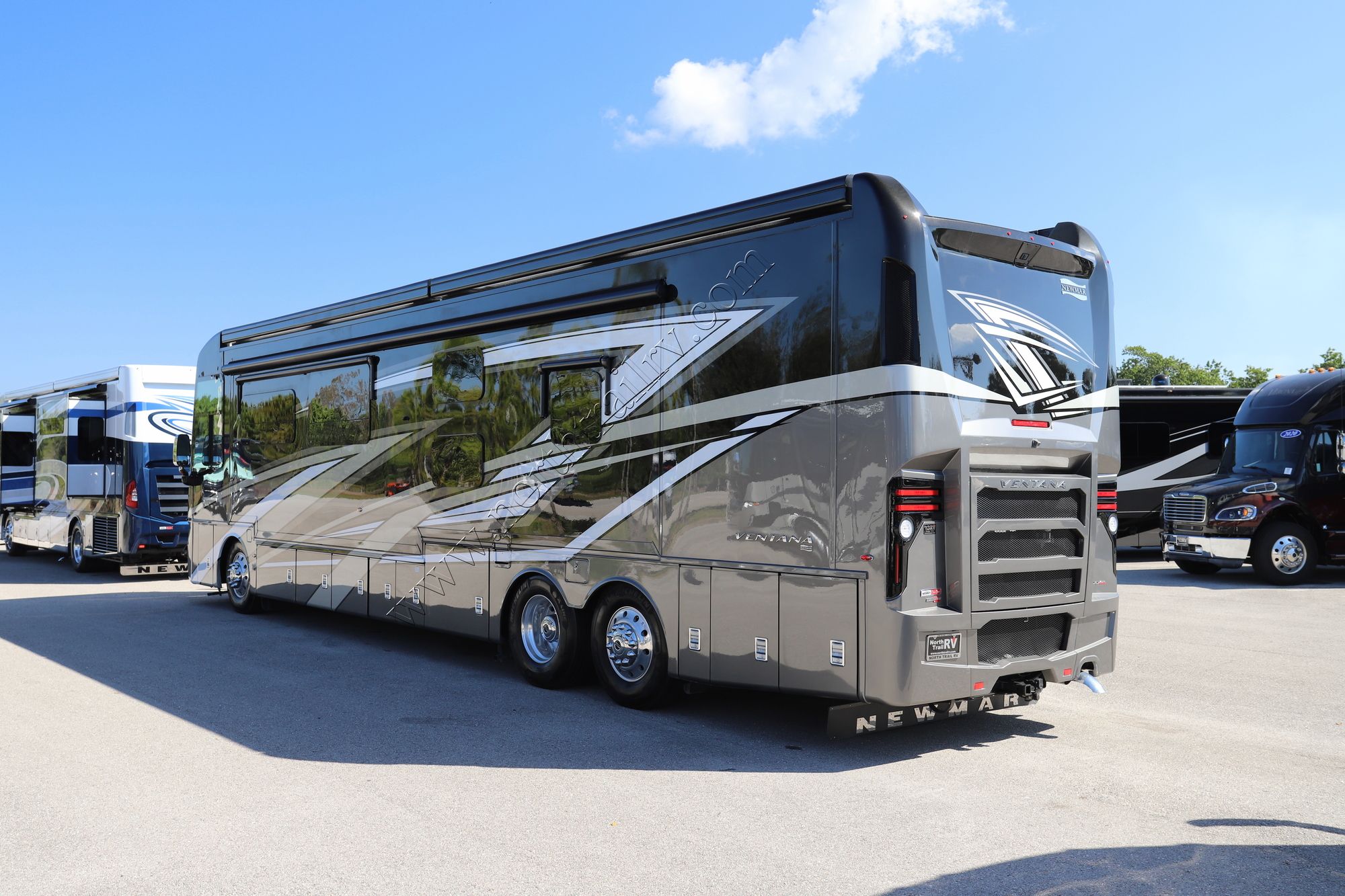 New 2022 Newmar Ventana 4326 Class A  For Sale