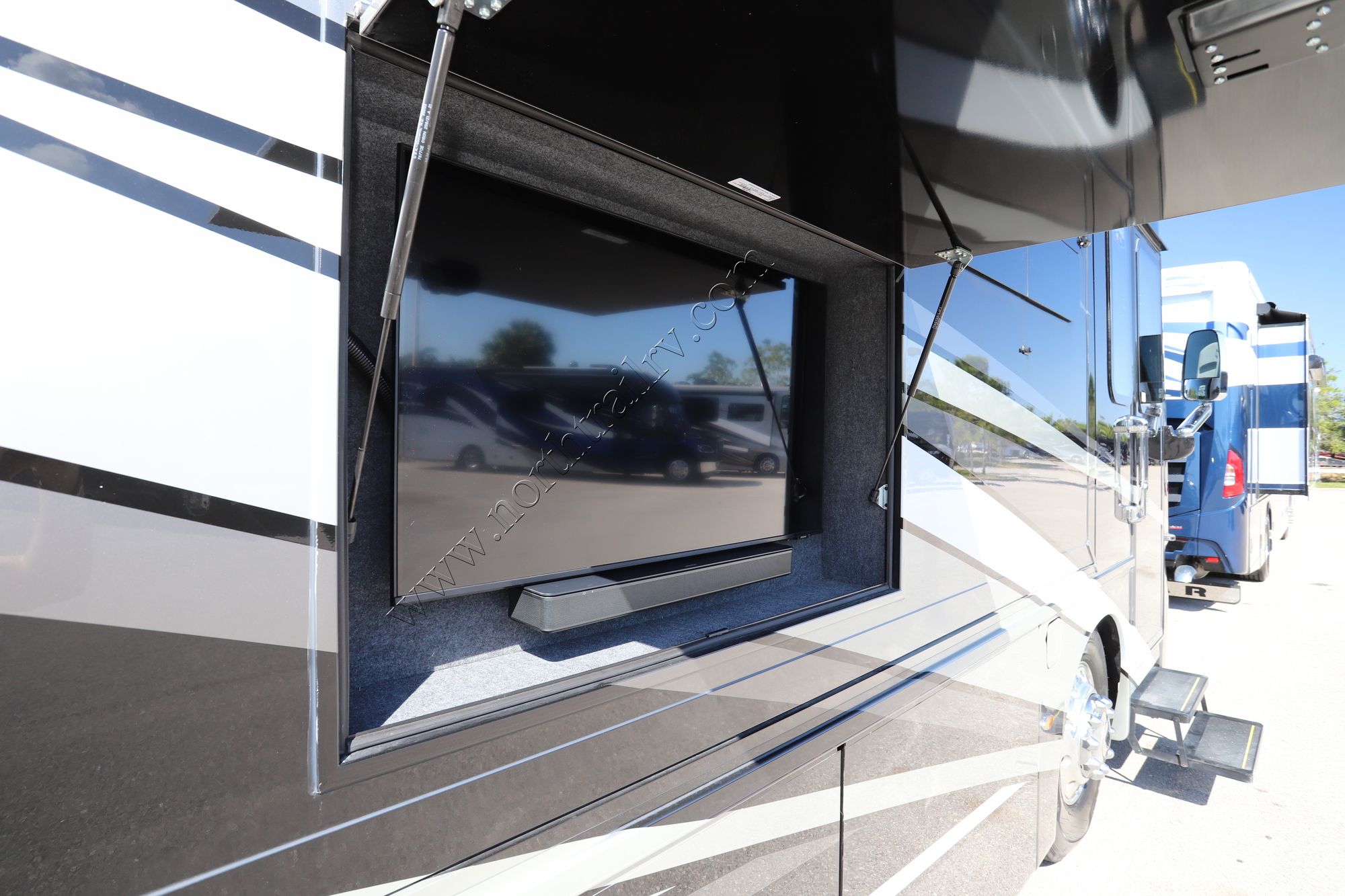 New 2022 Newmar Ventana 4326 Class A  For Sale