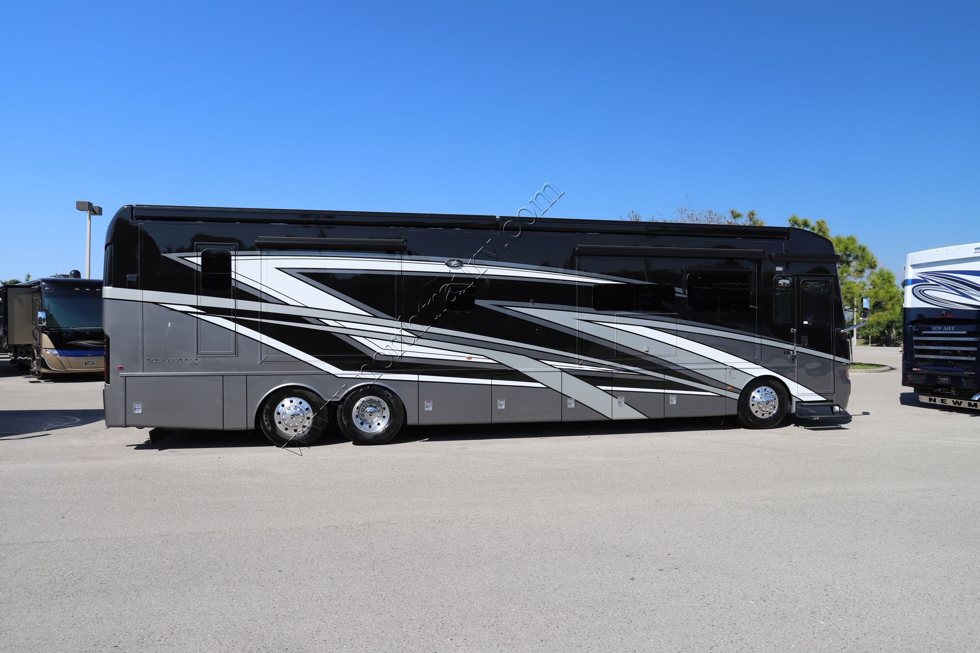 New 2022 Newmar Ventana 4326 Class A  For Sale