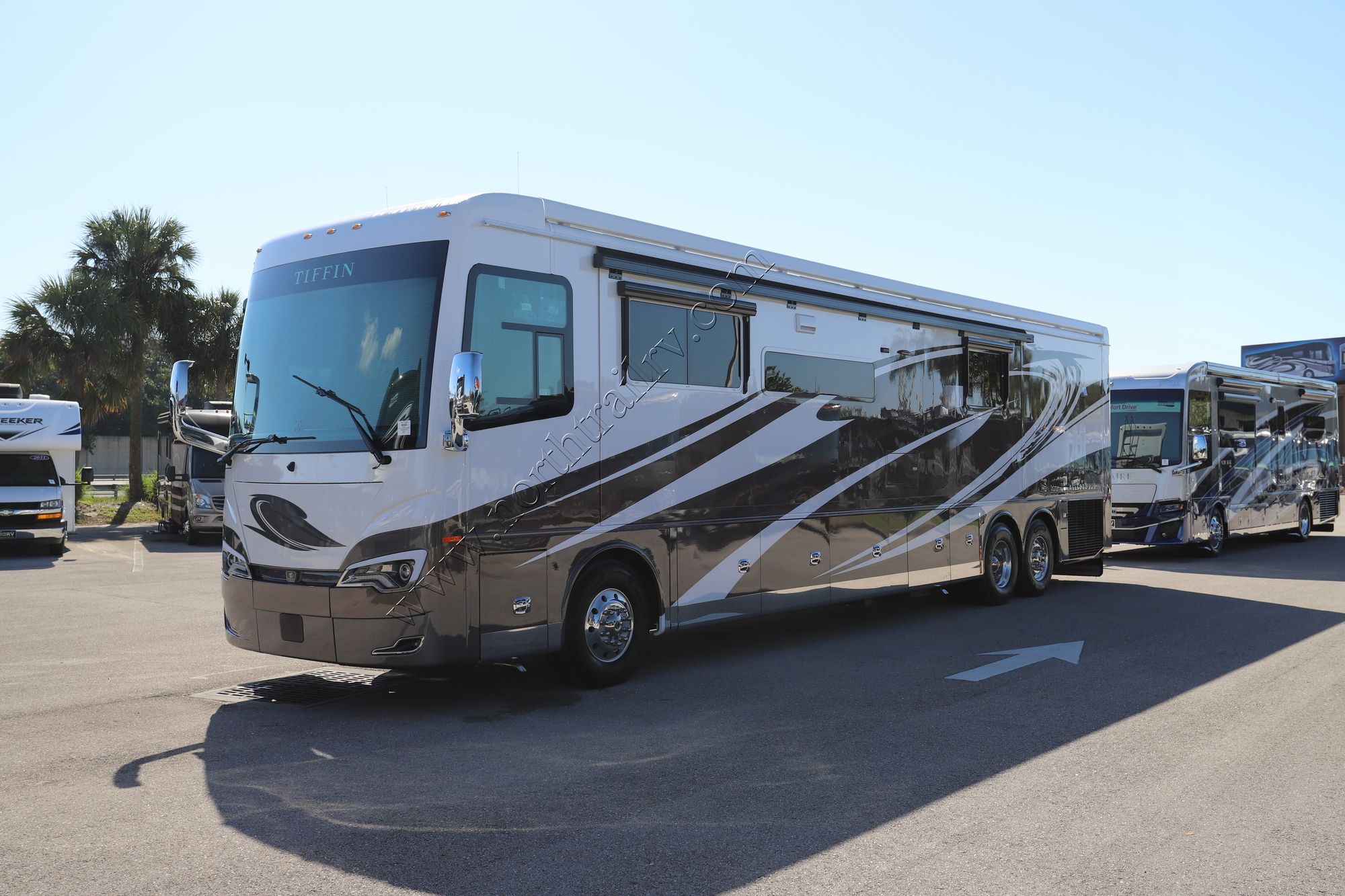 New 2022 Tiffin Motor Homes Allegro Bus 45FP Class A  For Sale