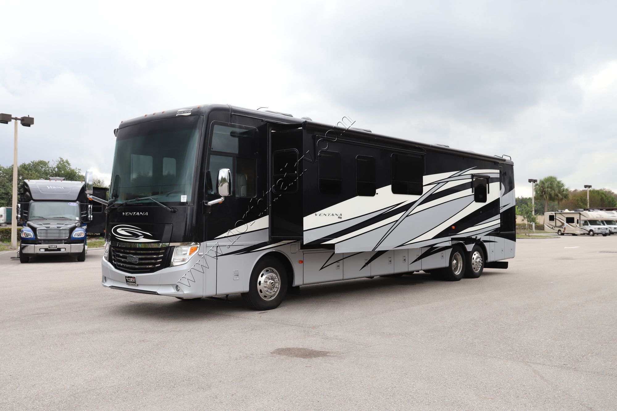 Used 2017 Newmar Ventana 4369 Class A  For Sale