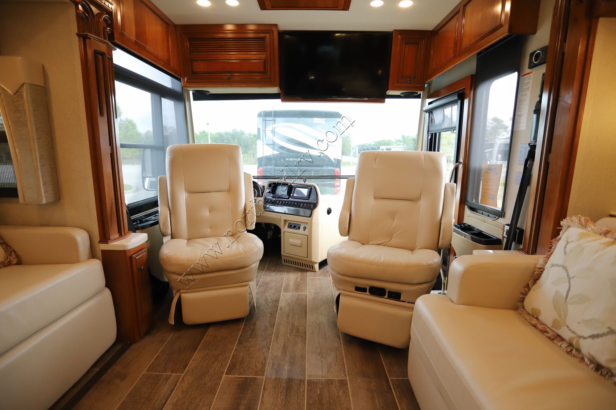 Used 2018 Newmar Dutch Star 4369 Class A  For Sale