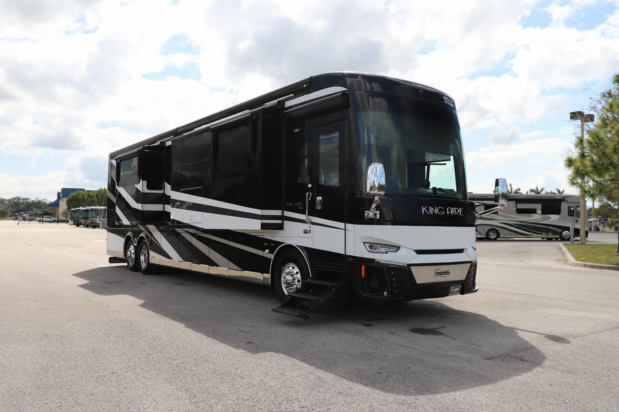 Used 2021 Newmar King Aire 4531 Class A  For Sale