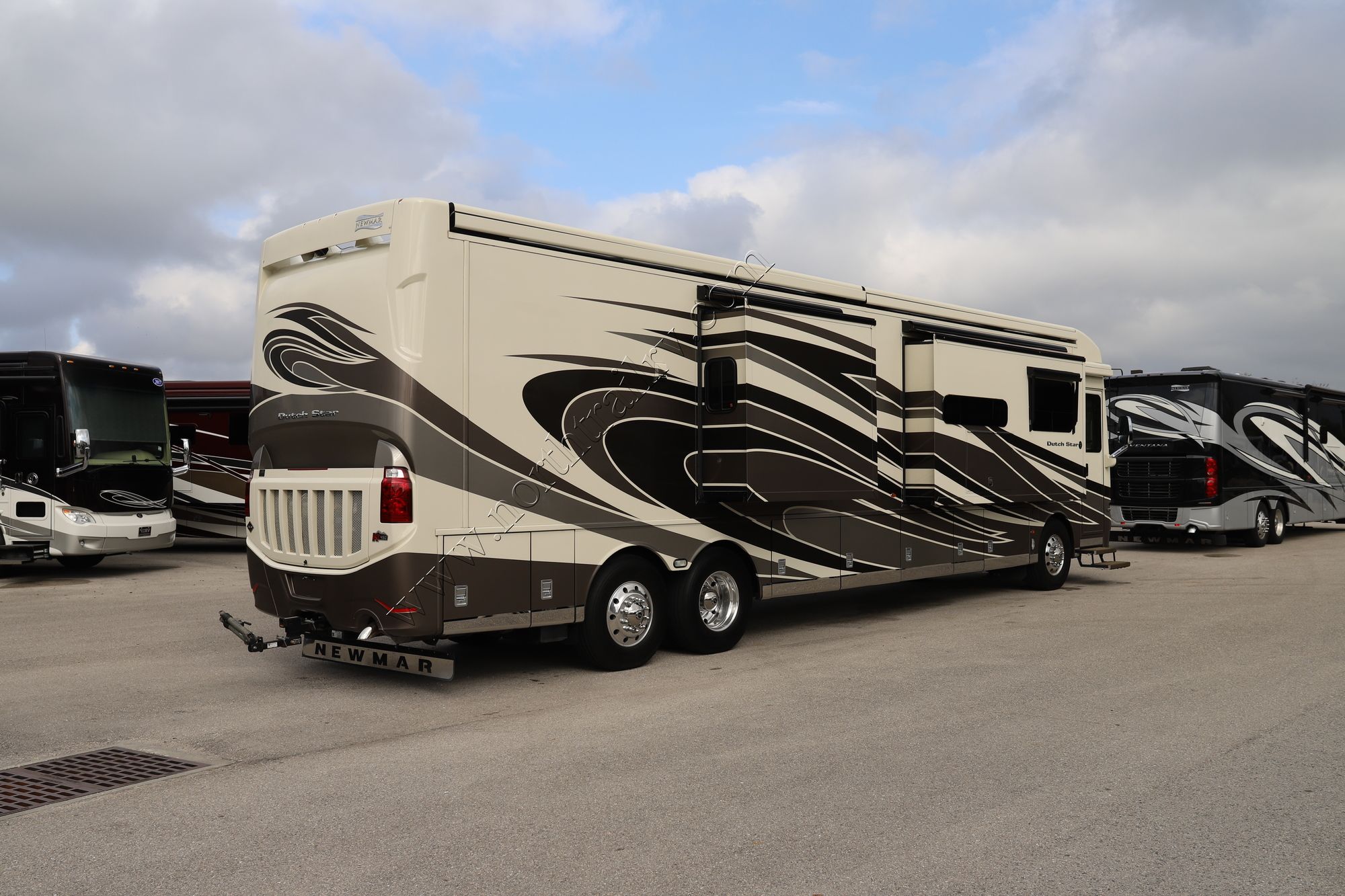 Used 2018 Newmar Dutch Star 4369 Class A  For Sale