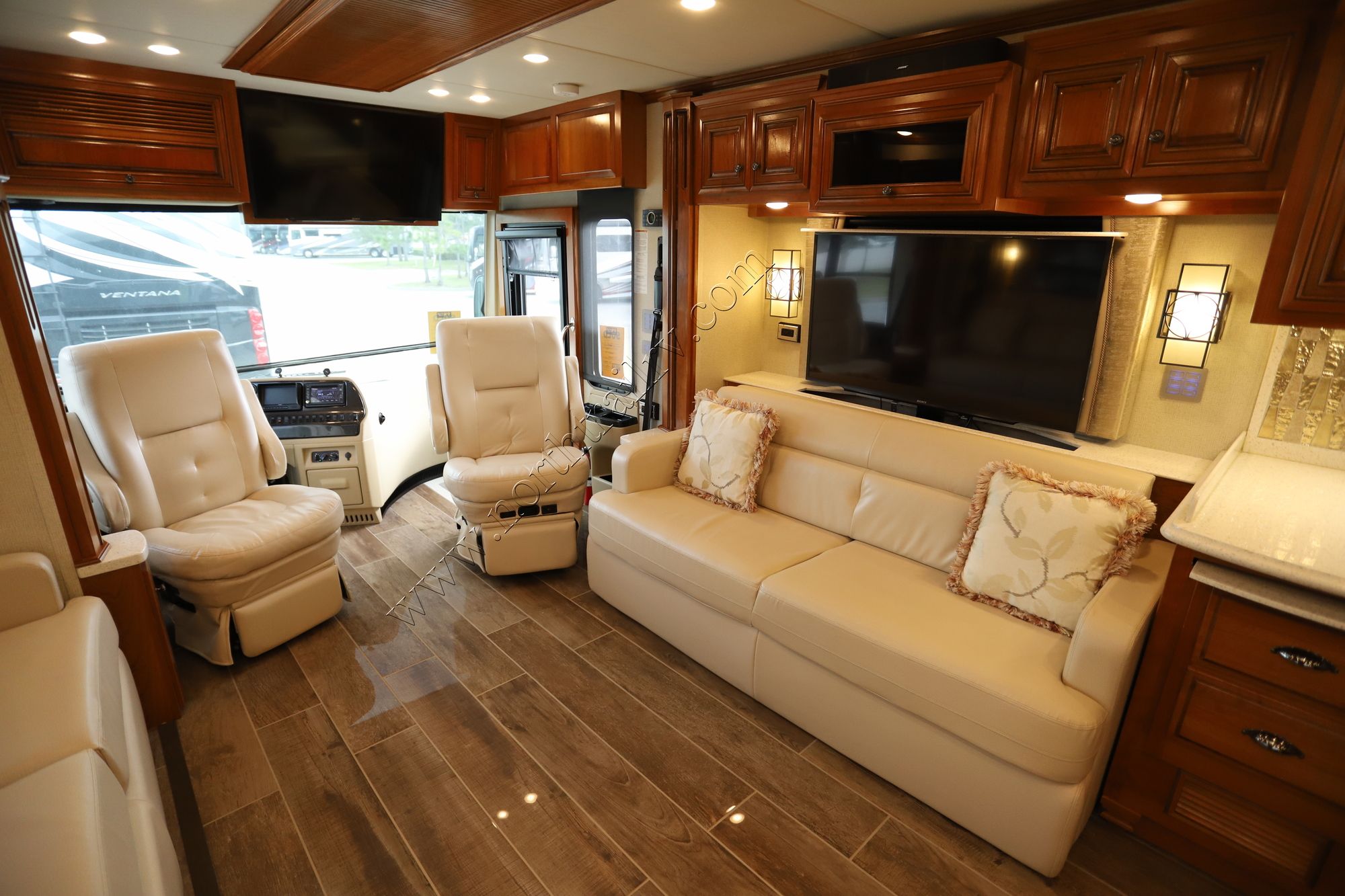 Used 2018 Newmar Dutch Star 4369 Class A  For Sale