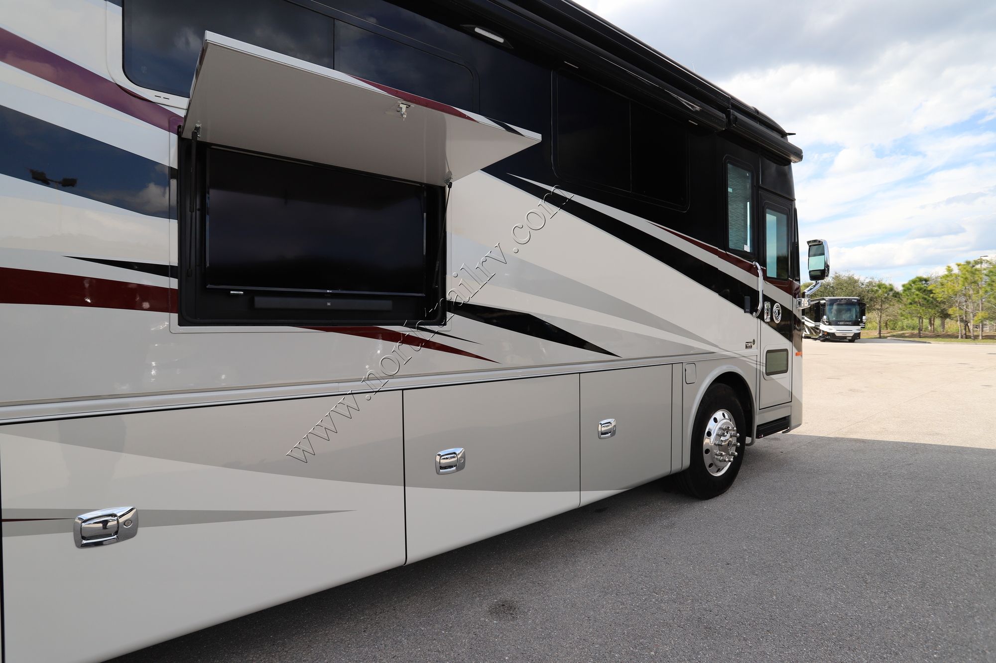 Used 2020 Tiffin Motor Homes Phaeton 44OH Class A  For Sale