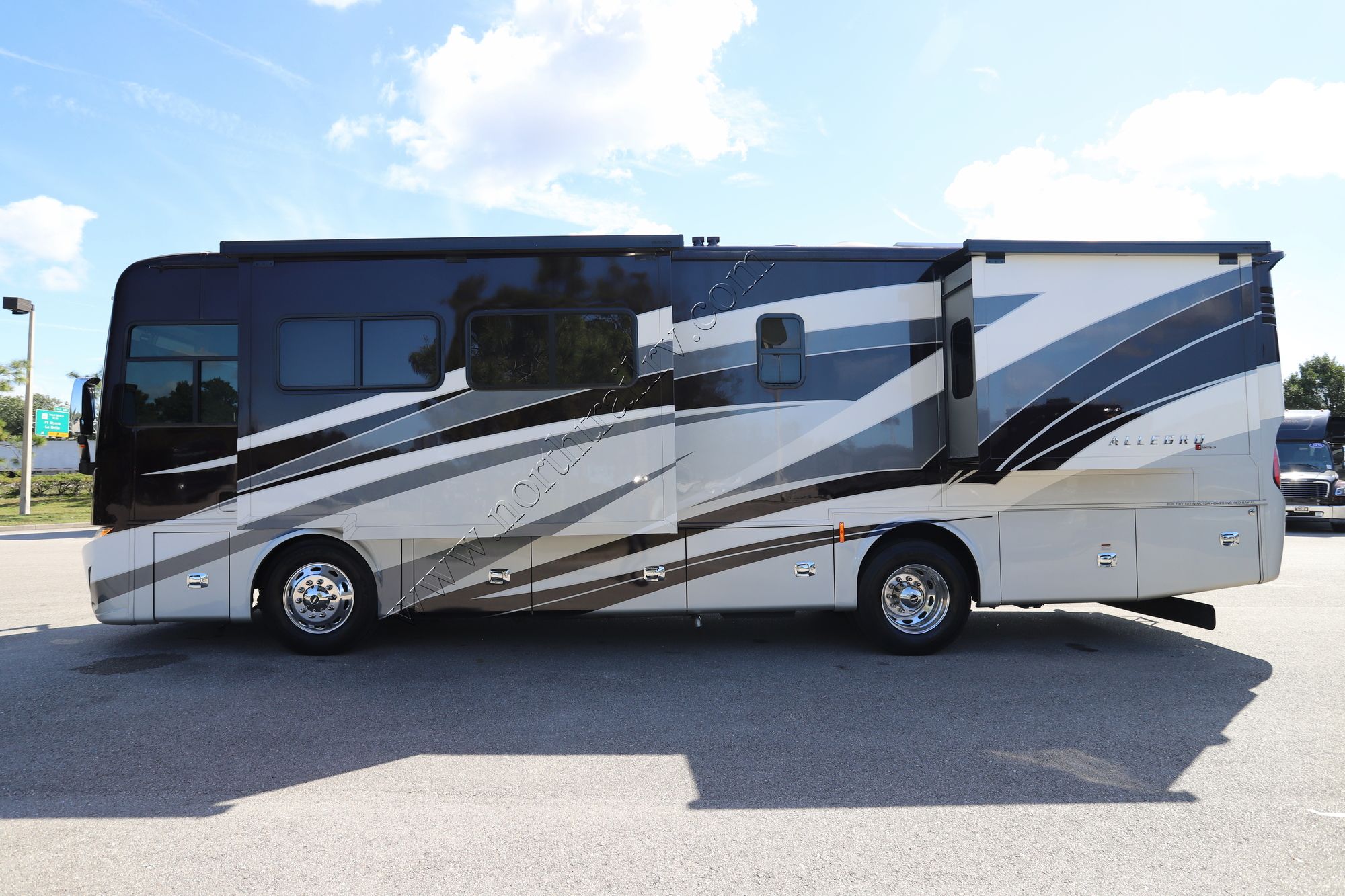 Used 2021 Tiffin Motor Homes Allegro Red 33AA Class A  For Sale