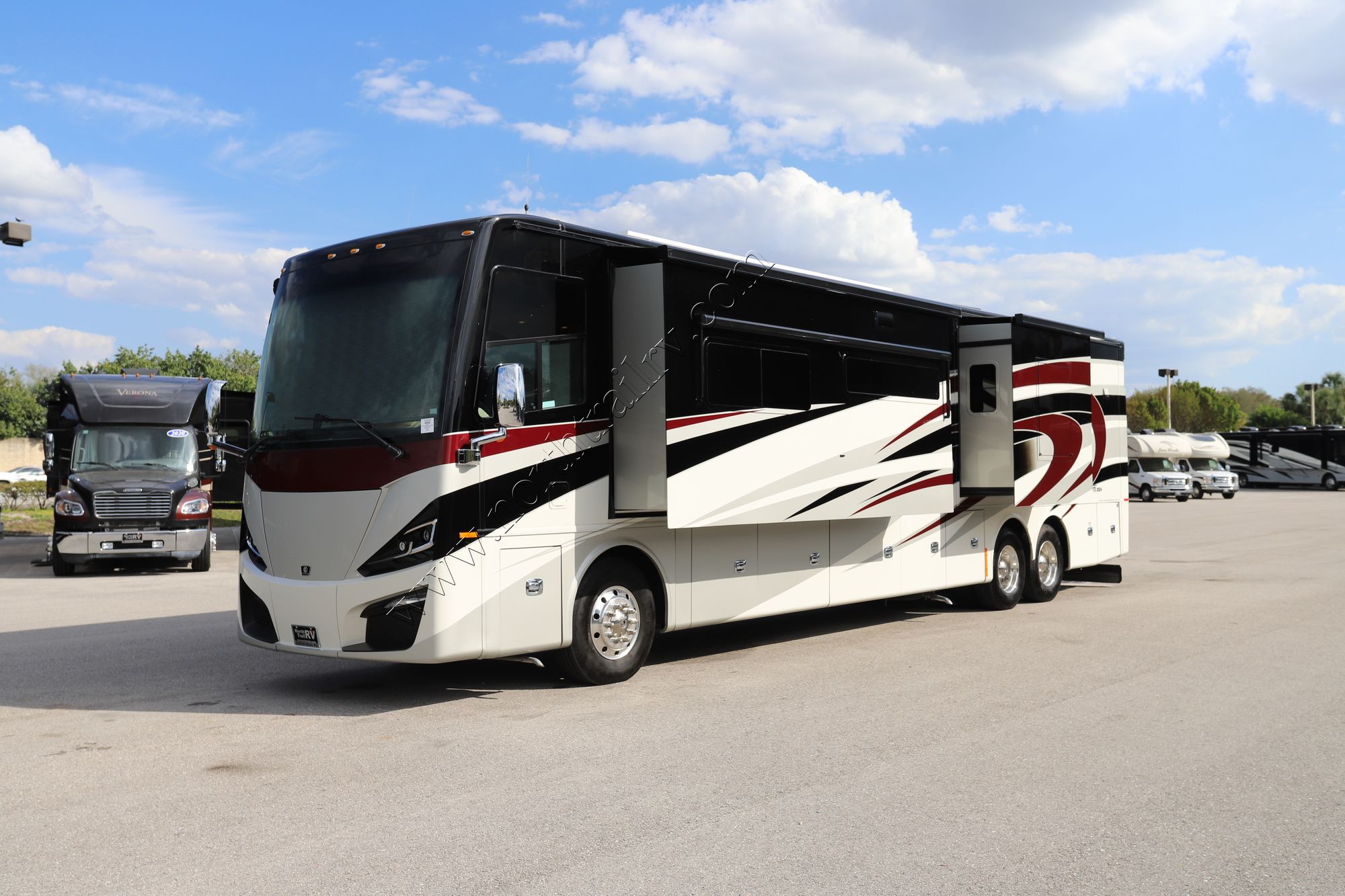 Used 2020 Tiffin Motor Homes Phaeton 44OH Class A  For Sale