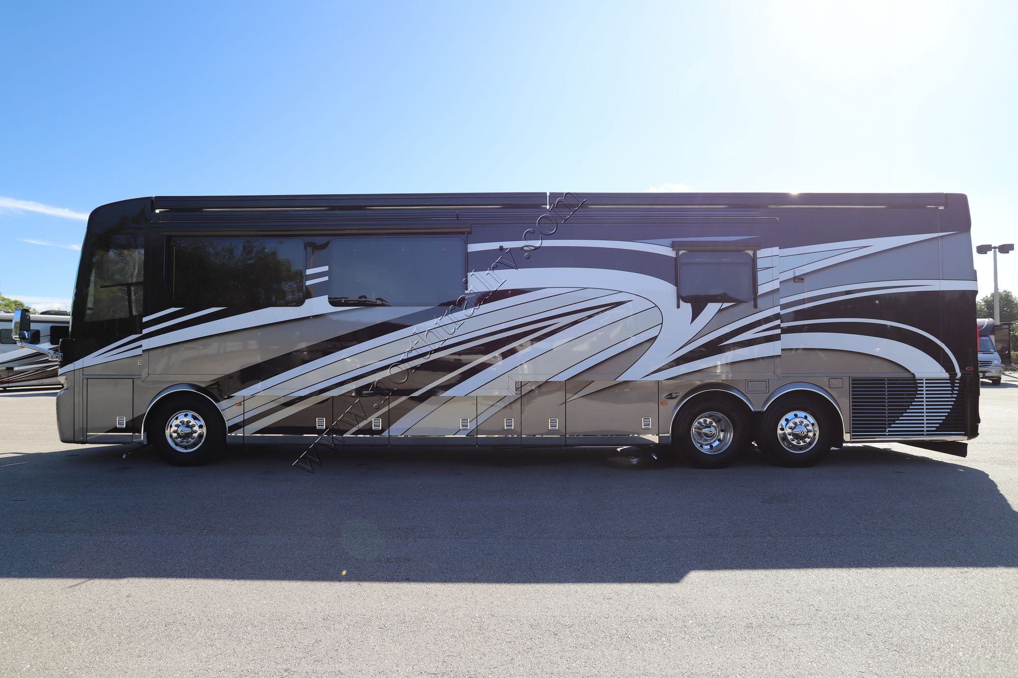 Used 2022 Newmar Essex 4551 Class A  For Sale