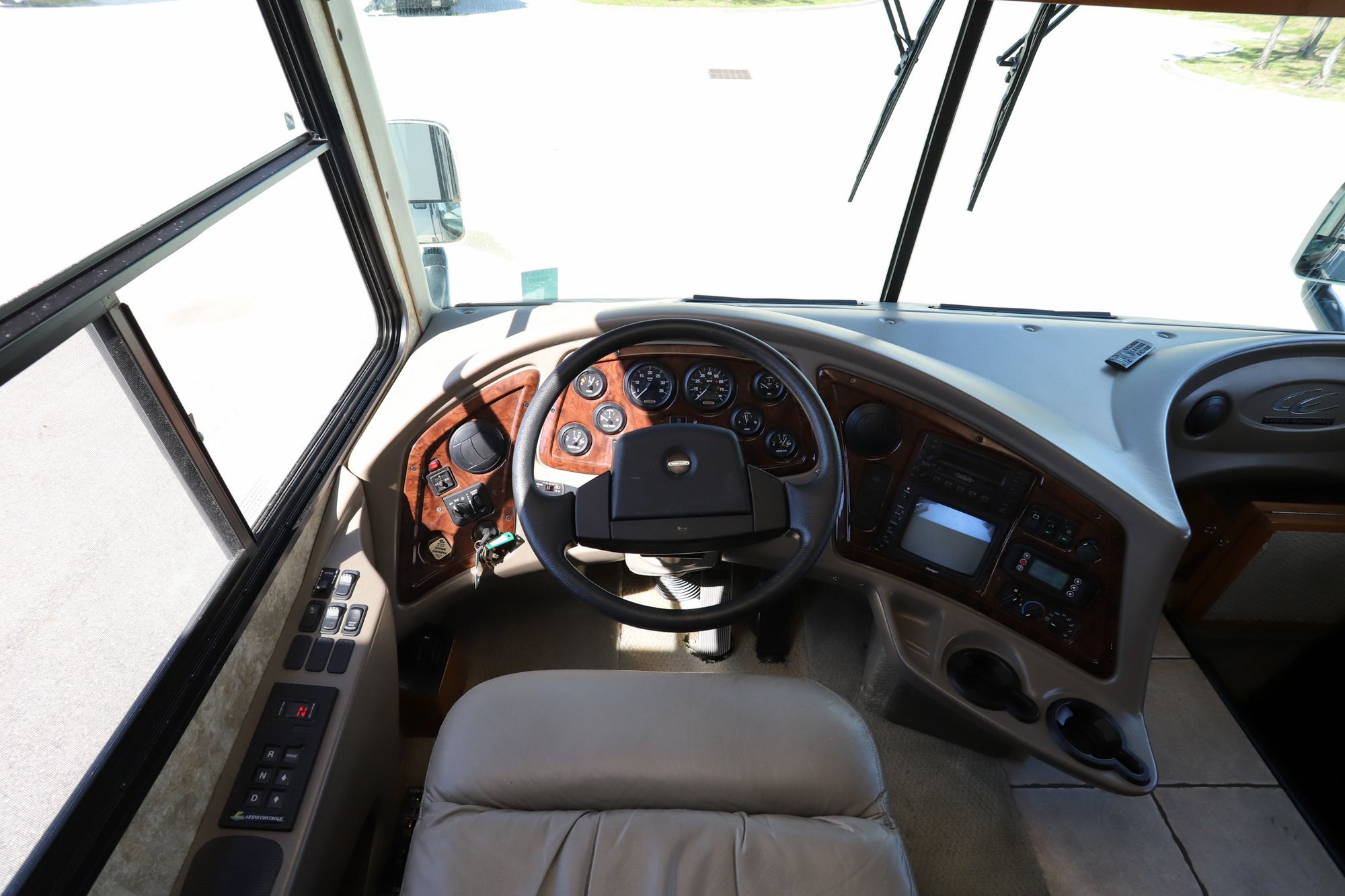 Used 2006 Coachmen Cross Country 372DS Class A  For Sale