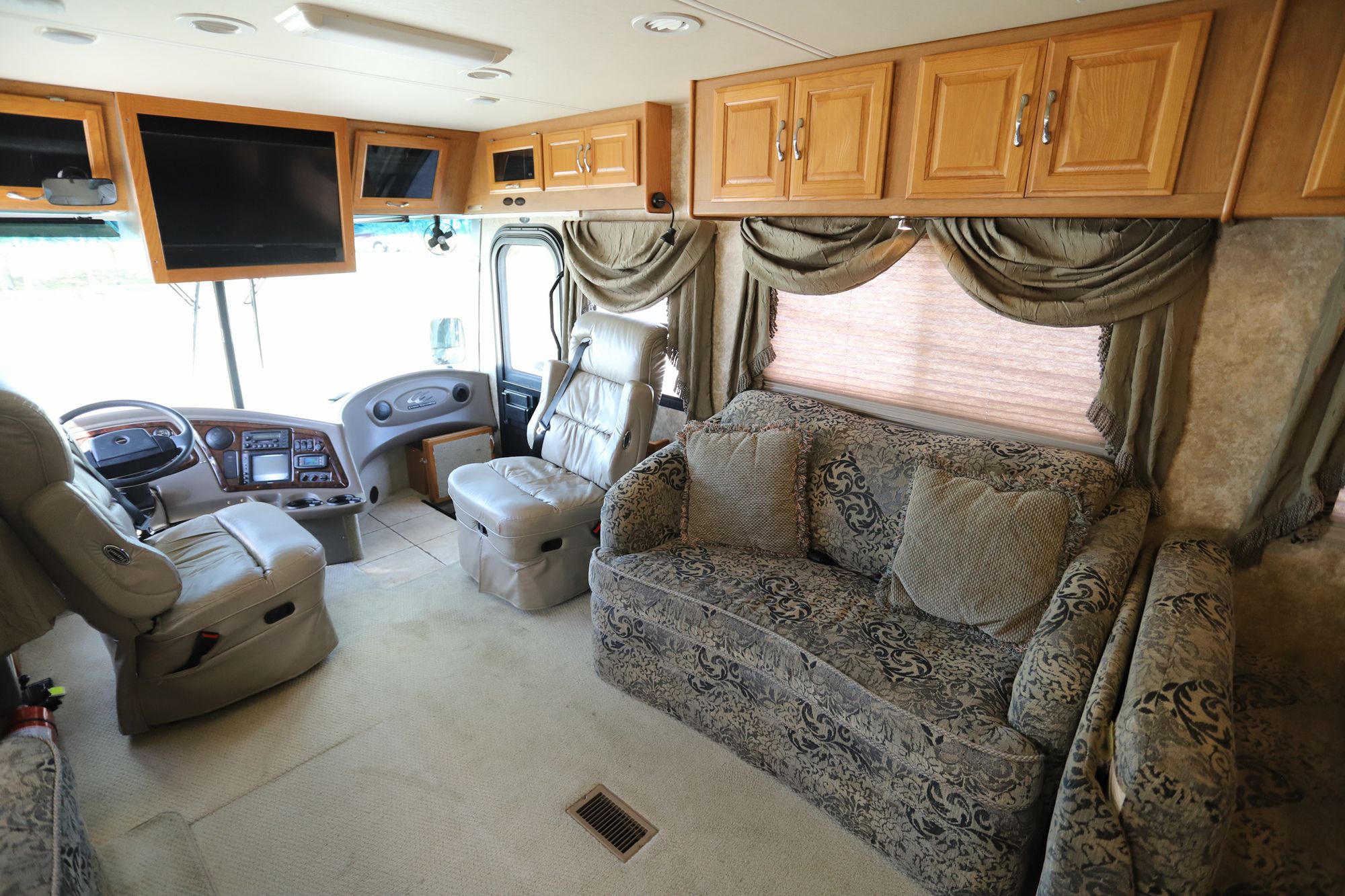 Used 2006 Coachmen Cross Country 372DS Class A  For Sale