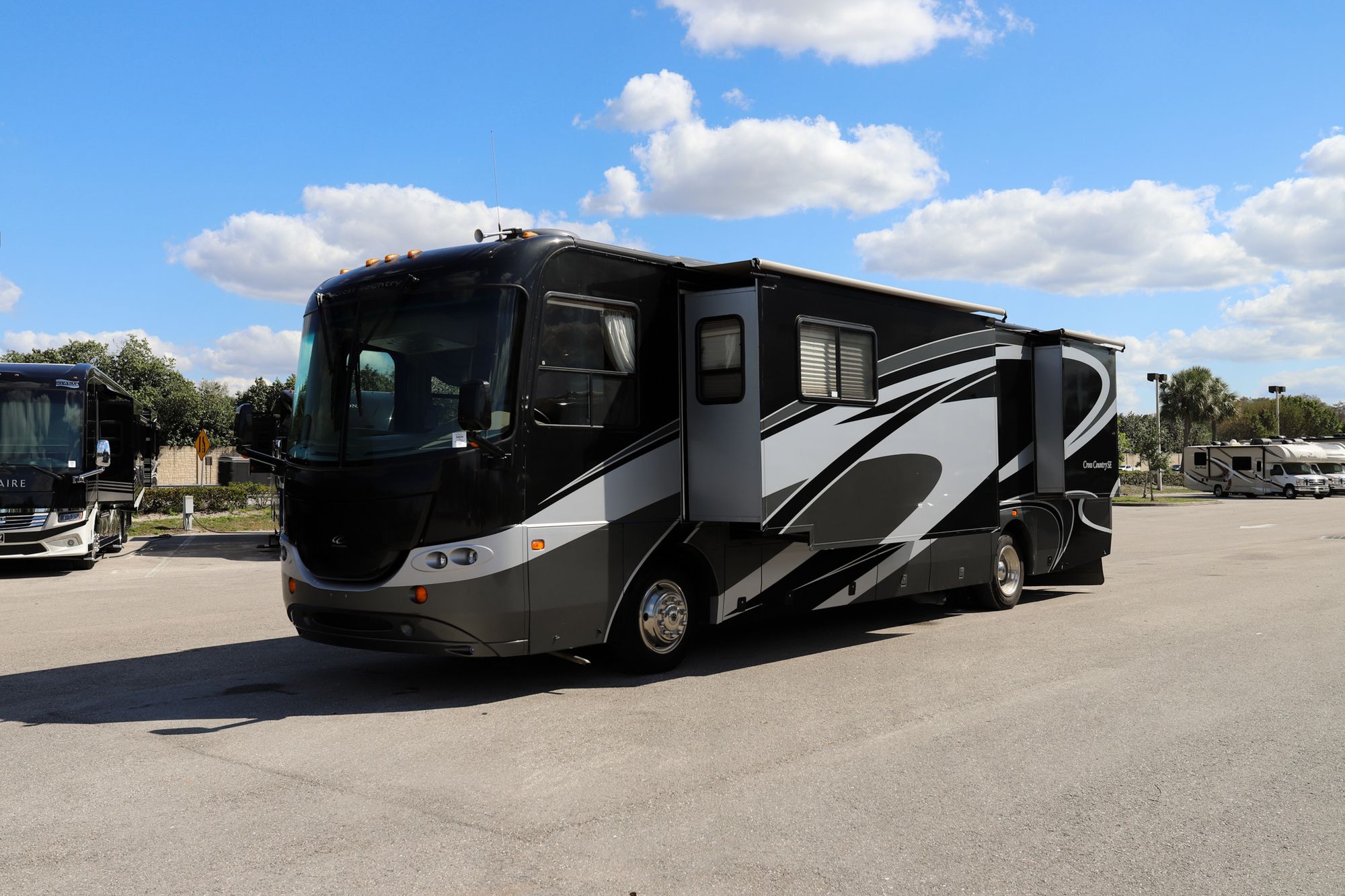 Used 2006 Coachmen Cross Country 372DS Class A  For Sale