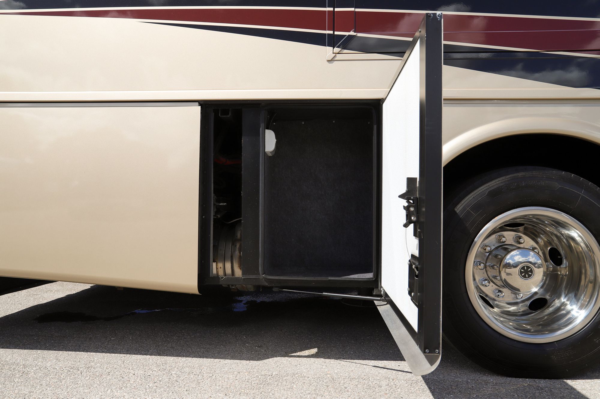 Used 2020 Newmar Kountry Star 4037 Class A  For Sale