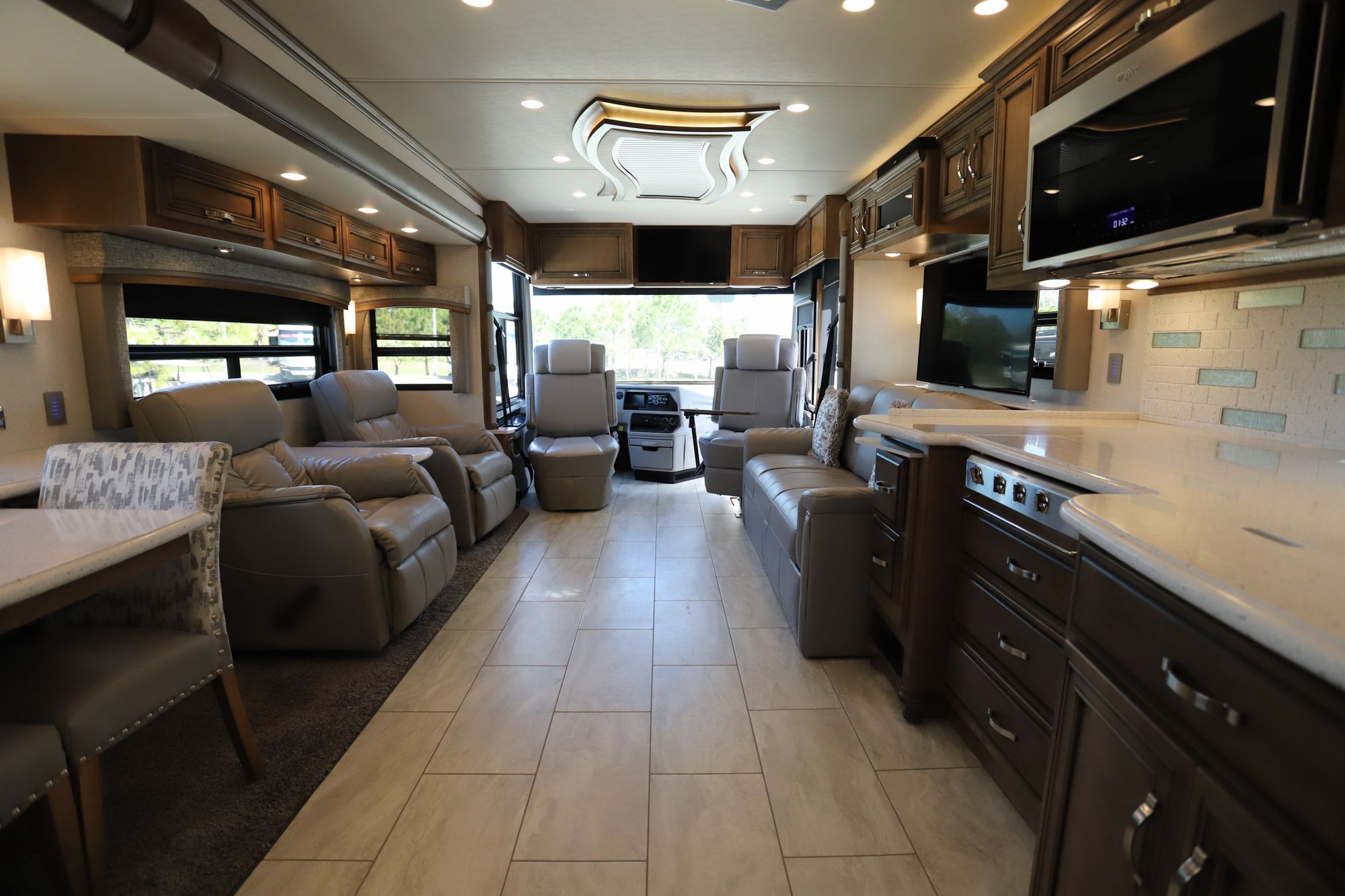 Used 2020 Newmar Kountry Star 4037 Class A  For Sale