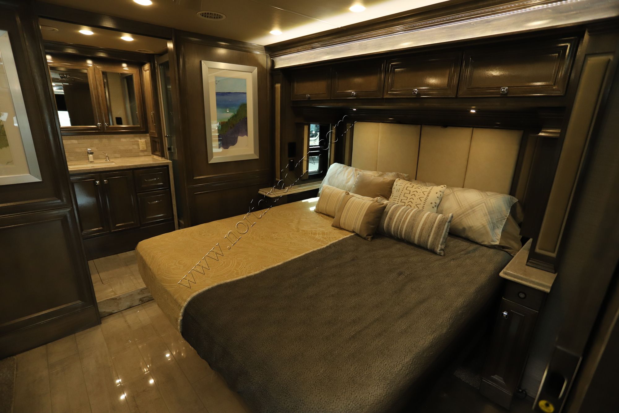 New 2022 Tiffin Motor Homes Phaeton 37BH Class A  For Sale