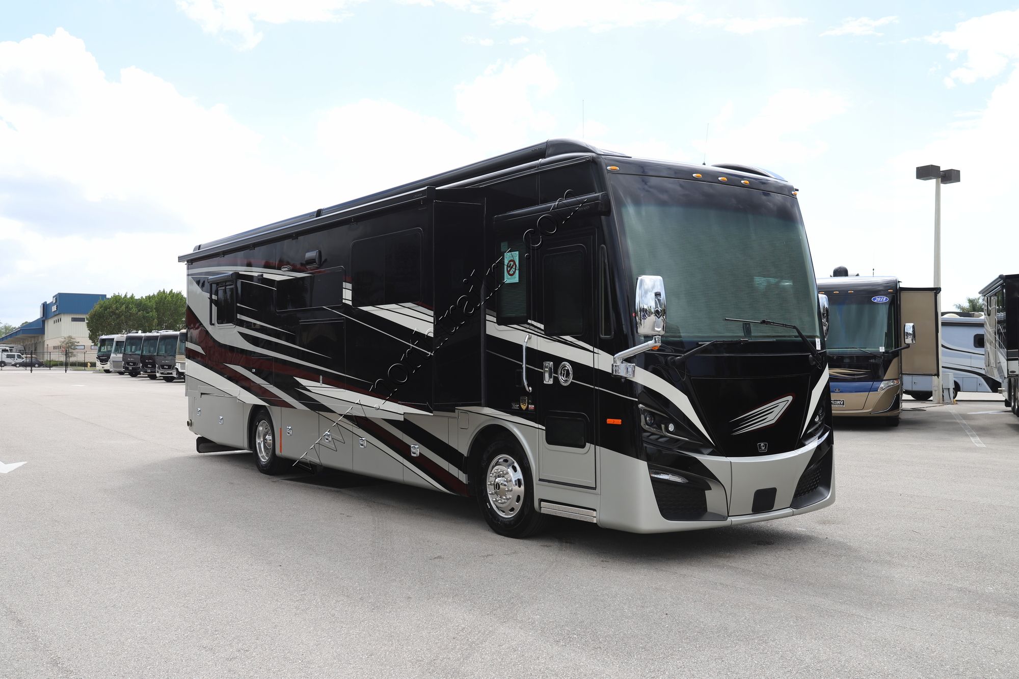 New 2022 Tiffin Motor Homes Phaeton 37BH Class A  For Sale