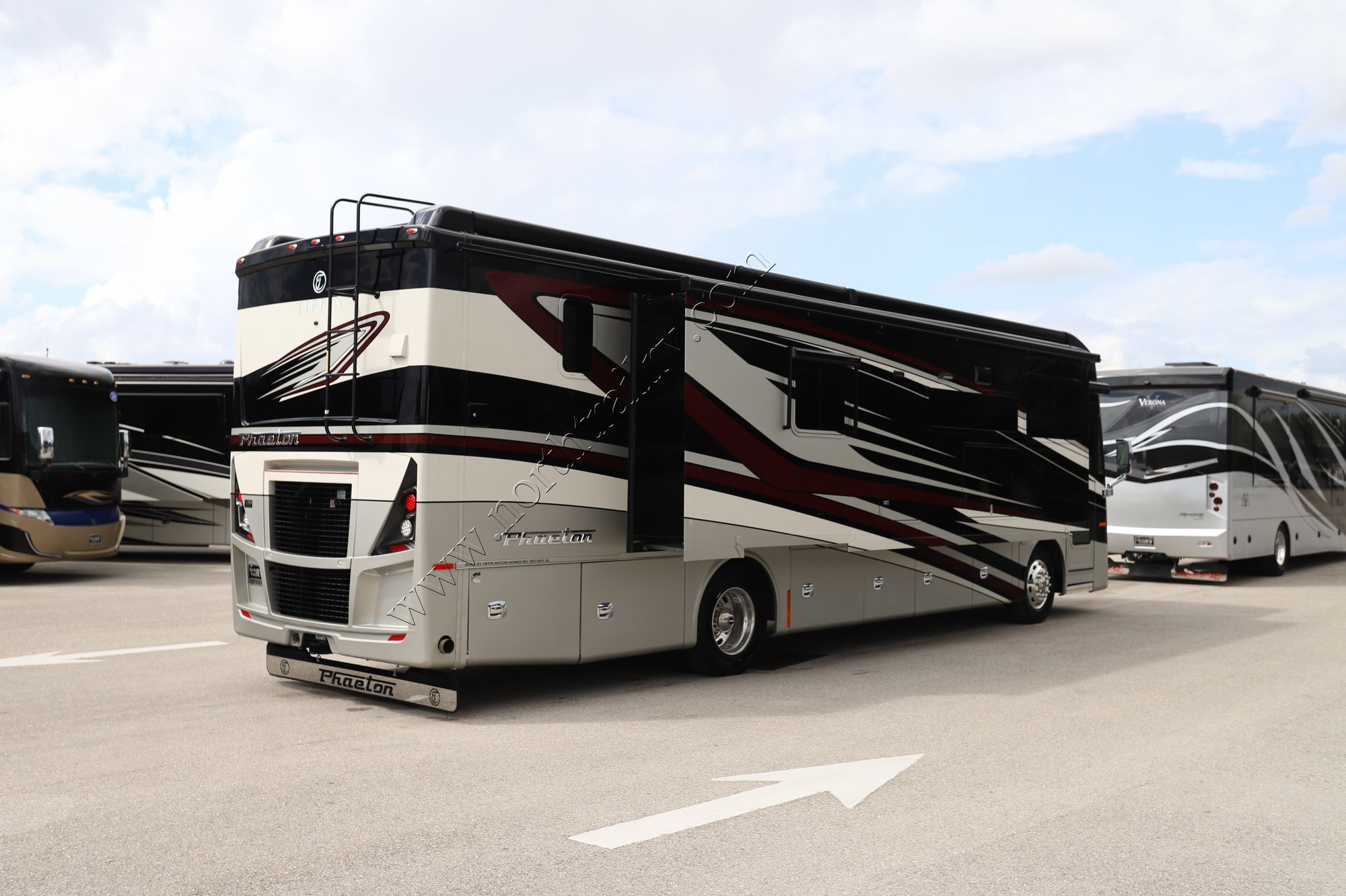 New 2022 Tiffin Motor Homes Phaeton 37BH Class A  For Sale