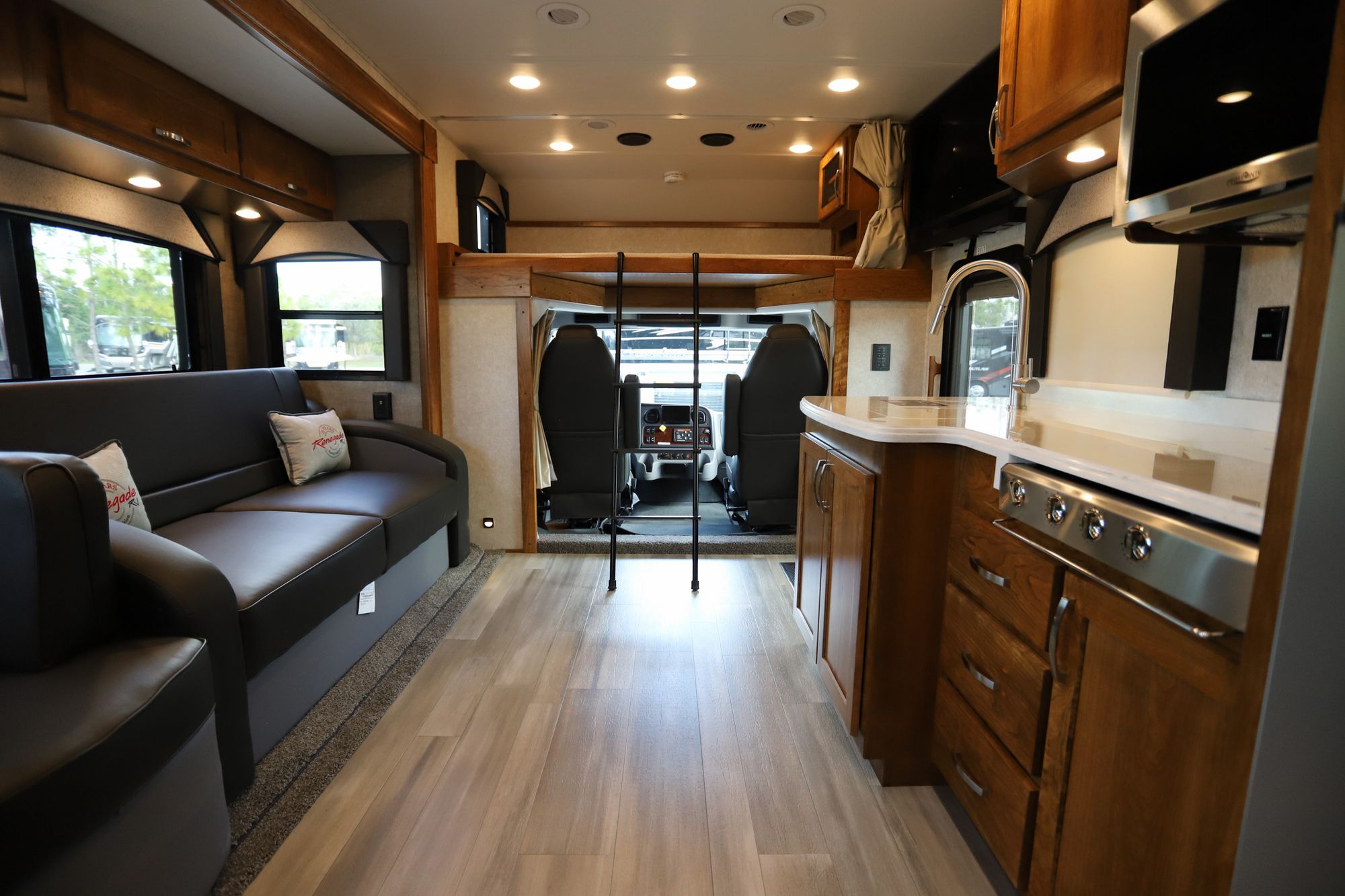 New 2022 Renegade Rv Valencia 38BB Super C  For Sale