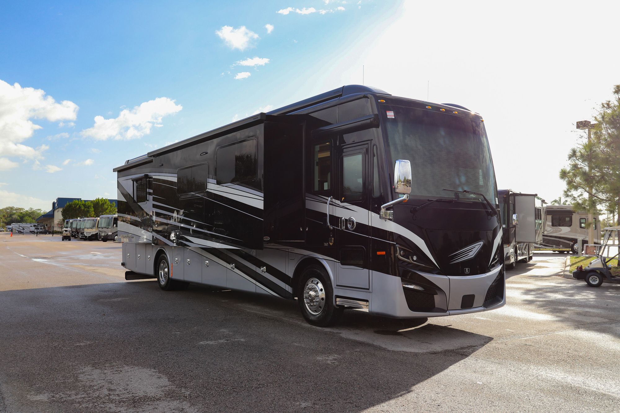 New 2022 Tiffin Motor Homes Phaeton 40IH Class A  For Sale