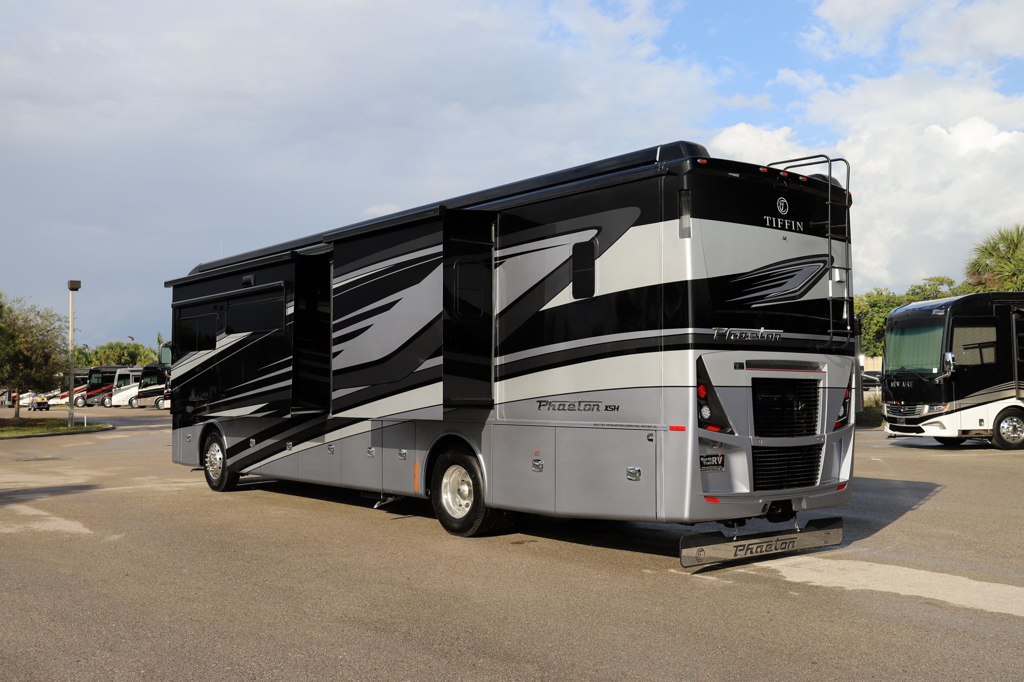 New 2022 Tiffin Motor Homes Phaeton 40IH Class A  For Sale