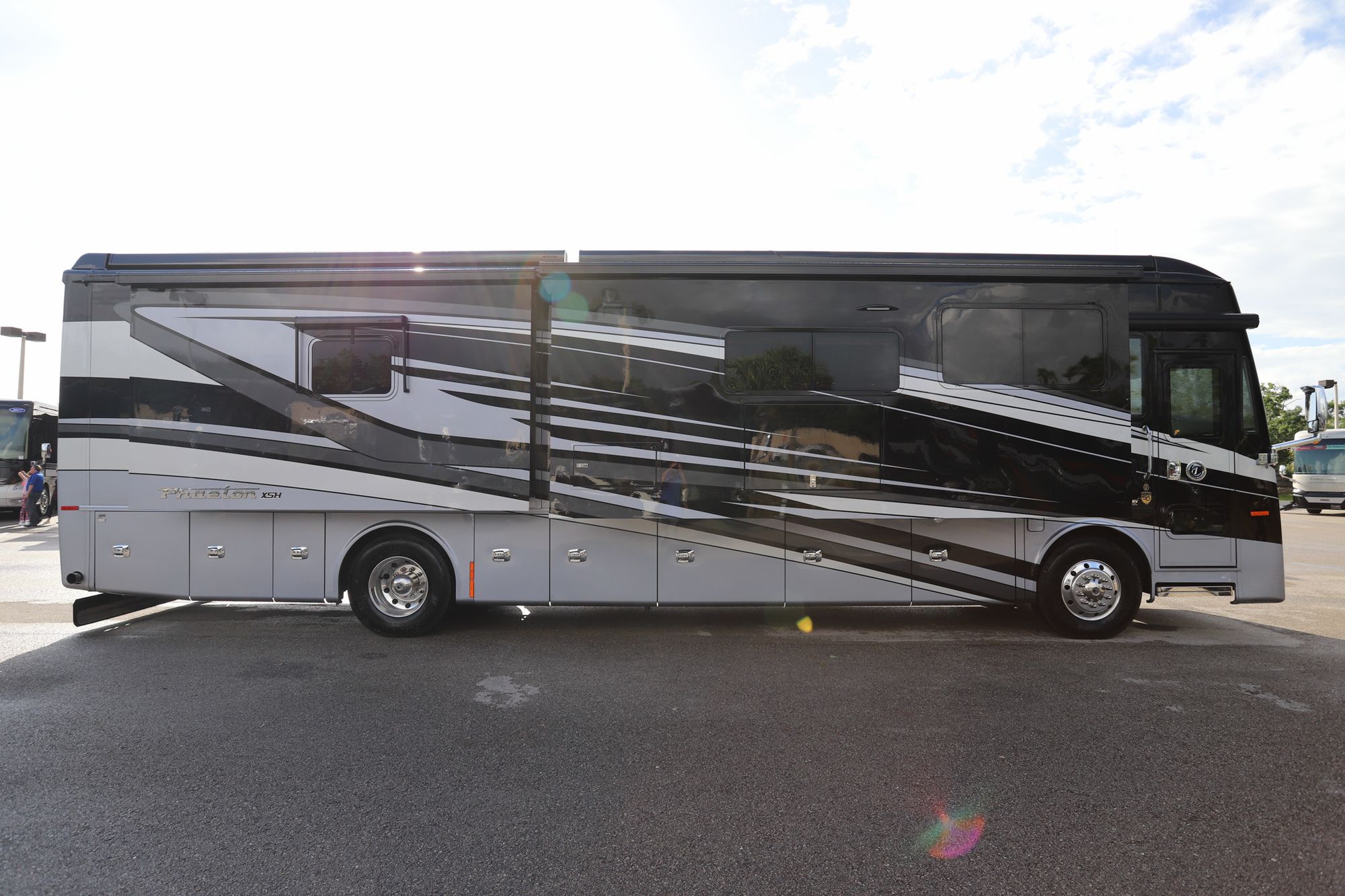 New 2022 Tiffin Motor Homes Phaeton 40IH Class A  For Sale