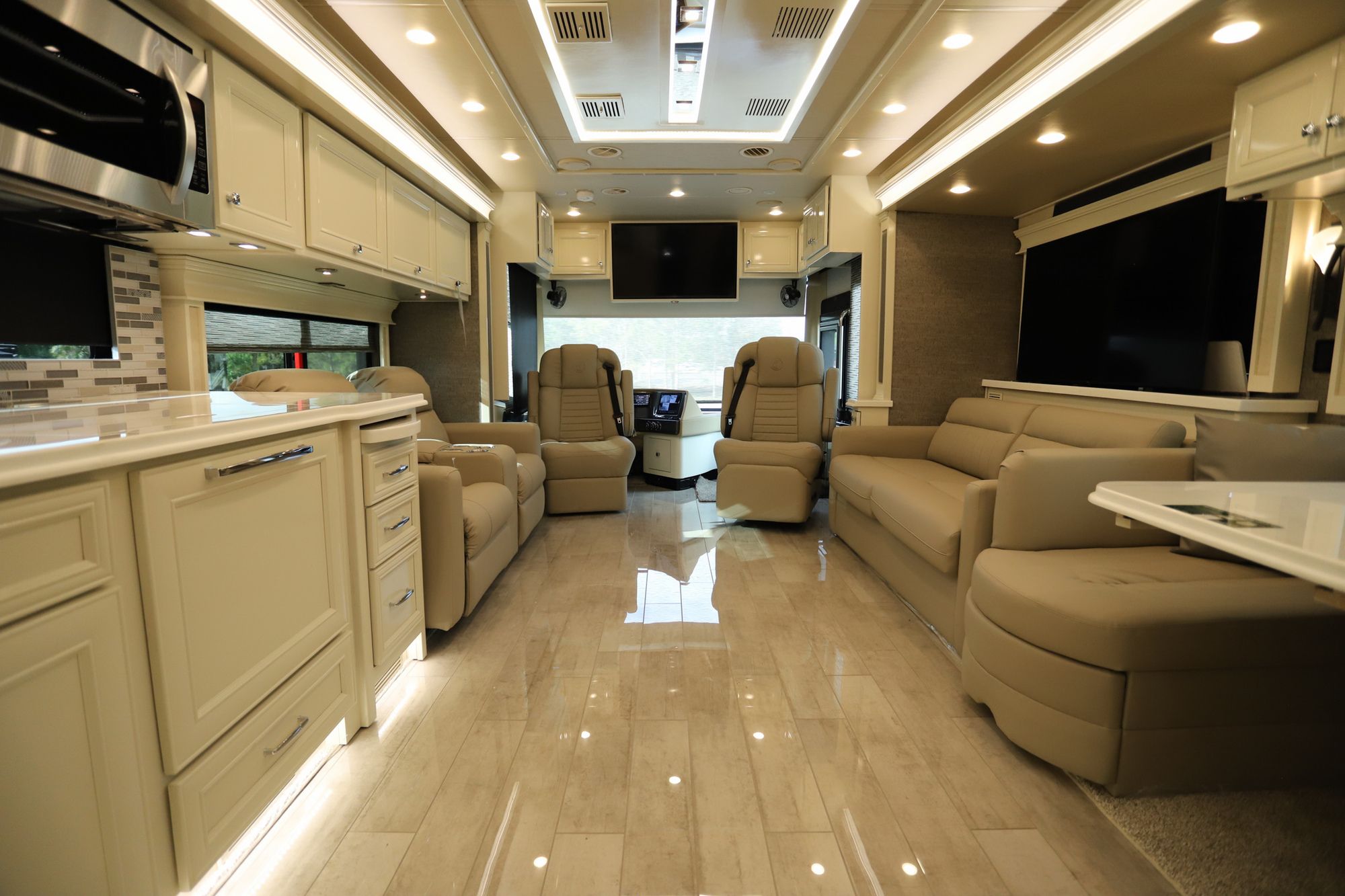 New 2022 Tiffin Motor Homes Phaeton 40IH Class A  For Sale