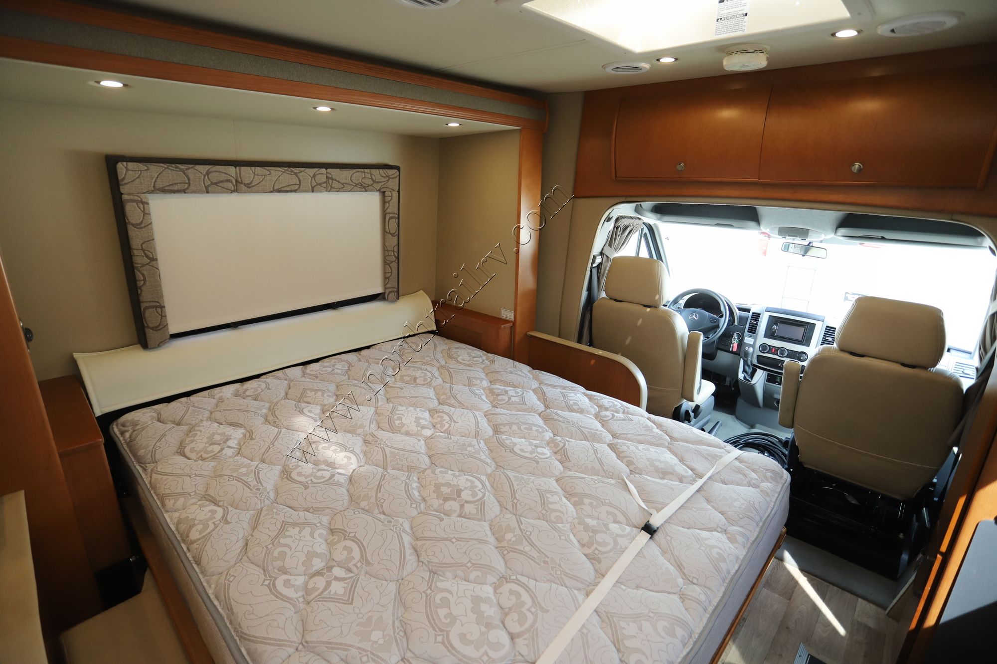 Used 2014 Leisure Van Unity 24MB Class B  For Sale