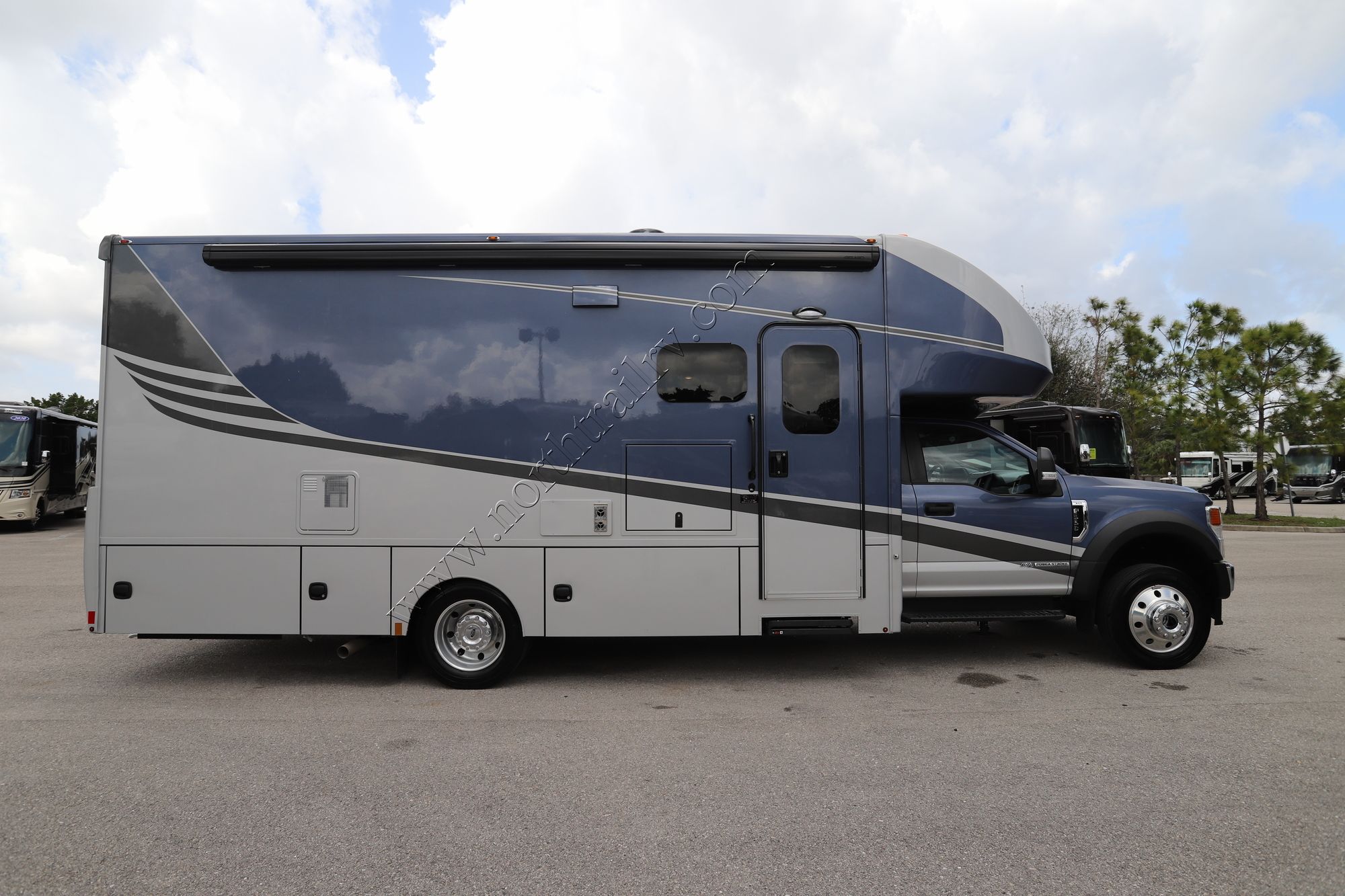 New 2022 Renegade Rv Veracruz 30VRM Class C  For Sale