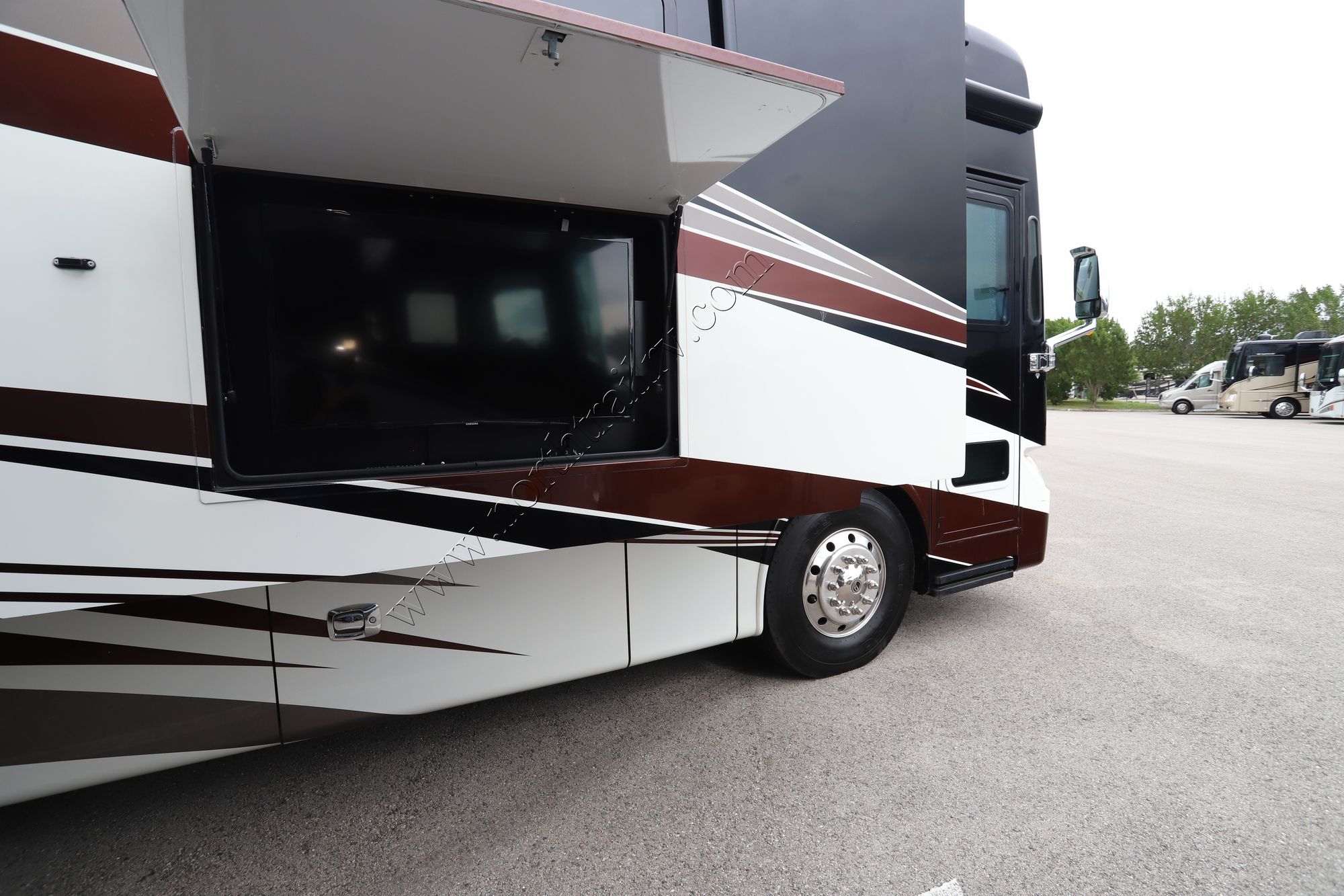 Used 2015 Tiffin Motor Homes Allegro Bus 45LP Class A  For Sale