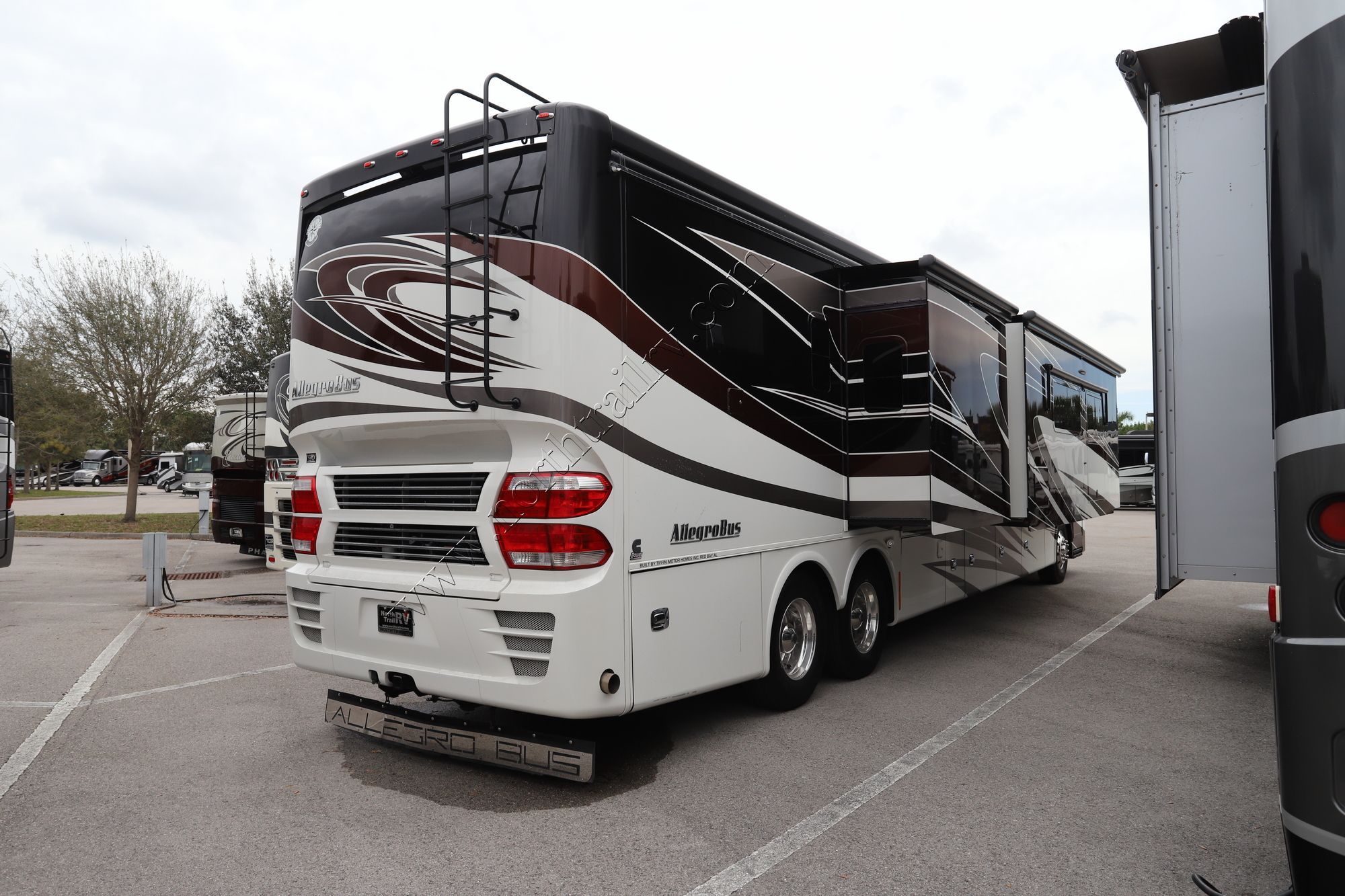 Used 2015 Tiffin Motor Homes Allegro Bus 45LP Class A  For Sale