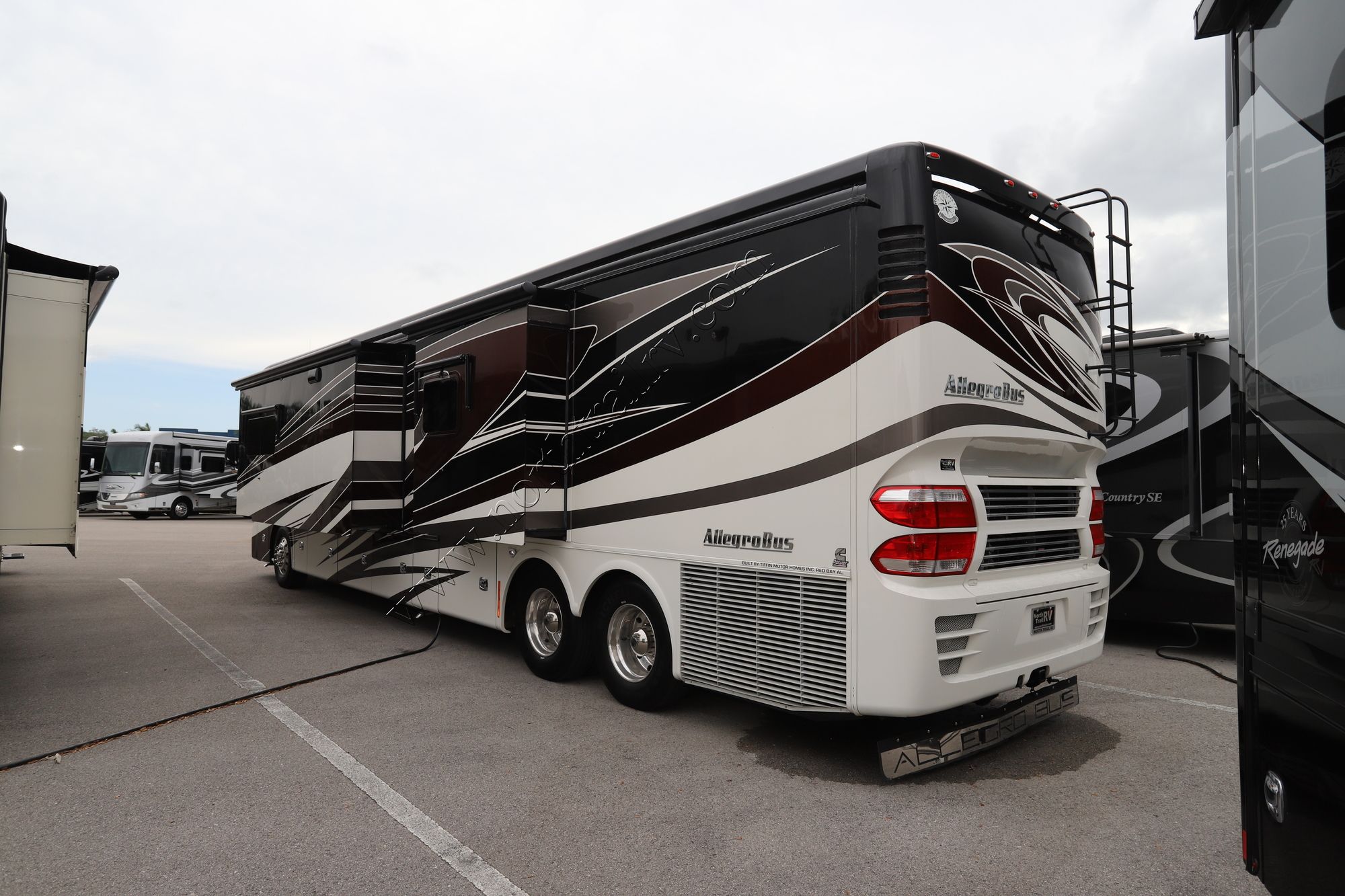 Used 2015 Tiffin Motor Homes Allegro Bus 45LP Class A  For Sale