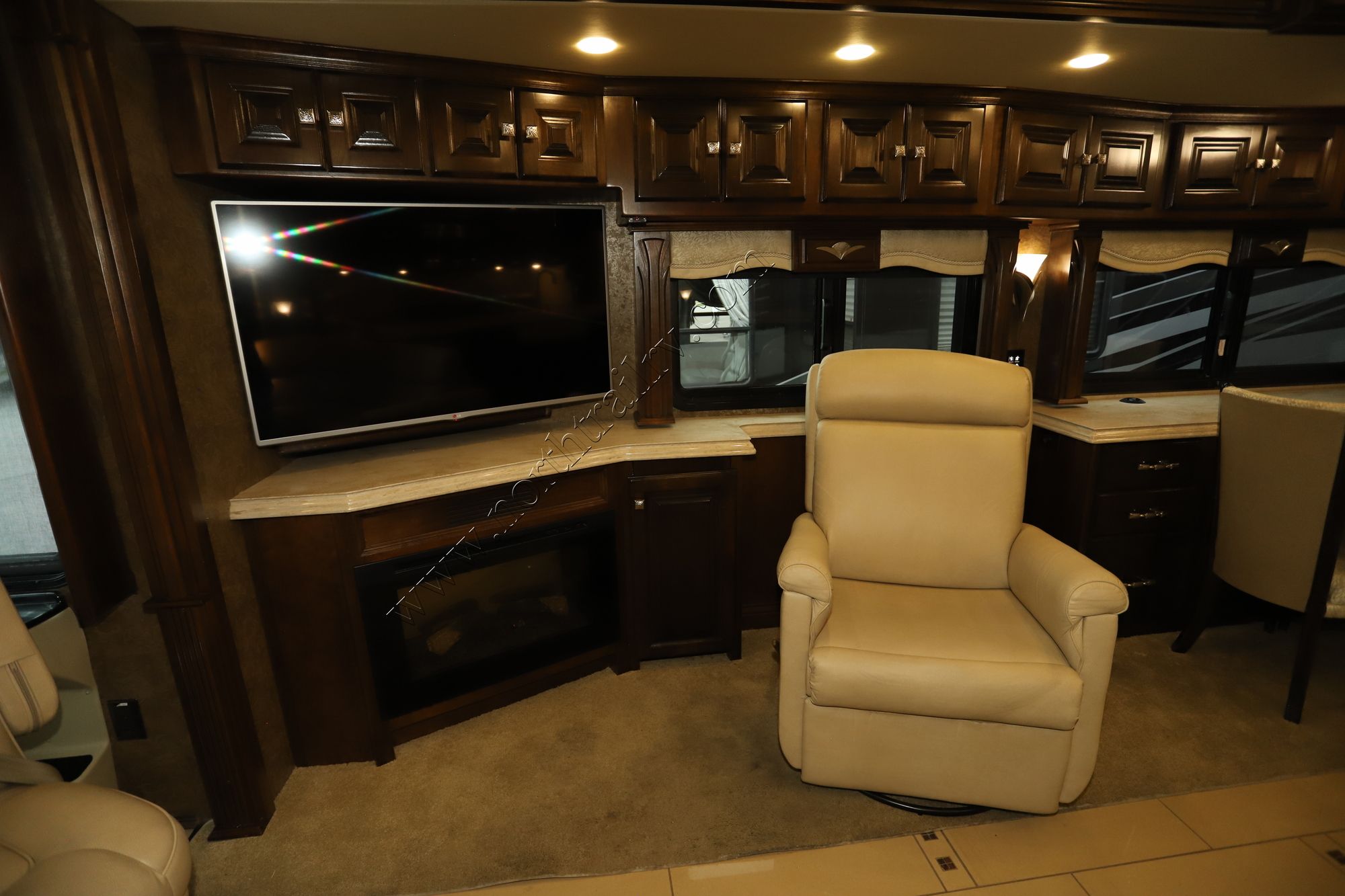 Used 2015 Tiffin Motor Homes Allegro Bus 45LP Class A  For Sale