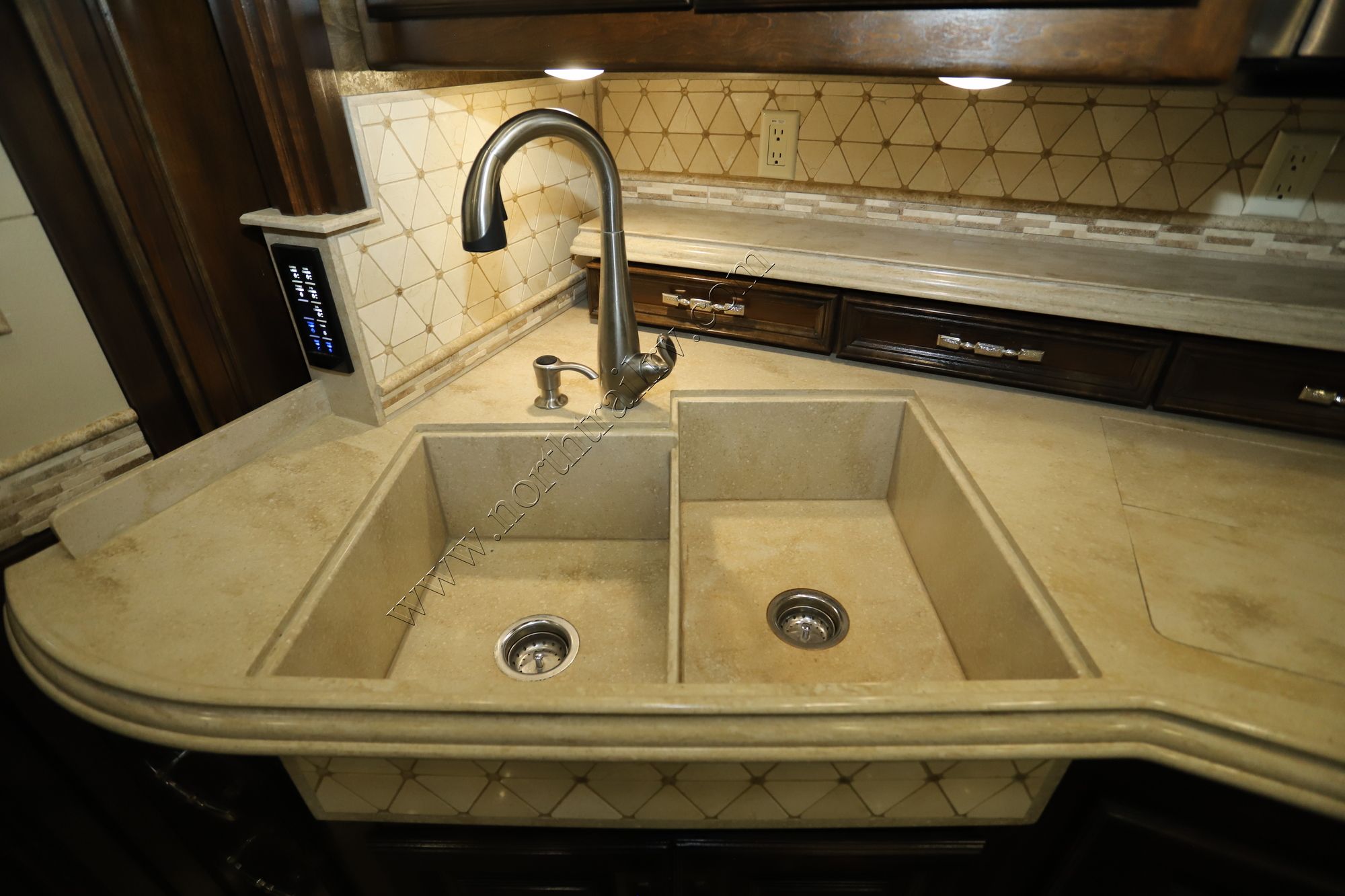Used 2015 Tiffin Motor Homes Allegro Bus 45LP Class A  For Sale