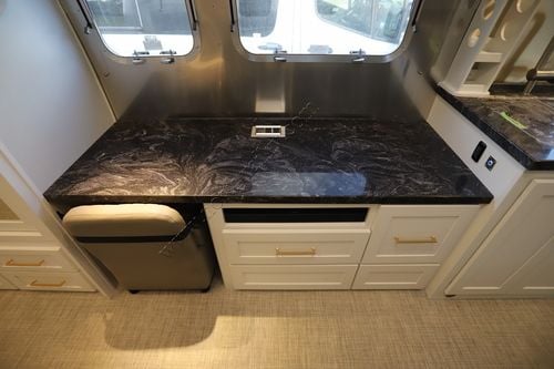 2022 Airstream Classic 33 FB