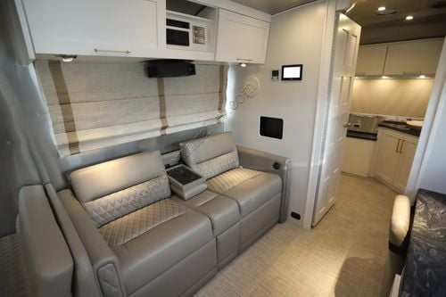 2022 Airstream Classic 33 FB