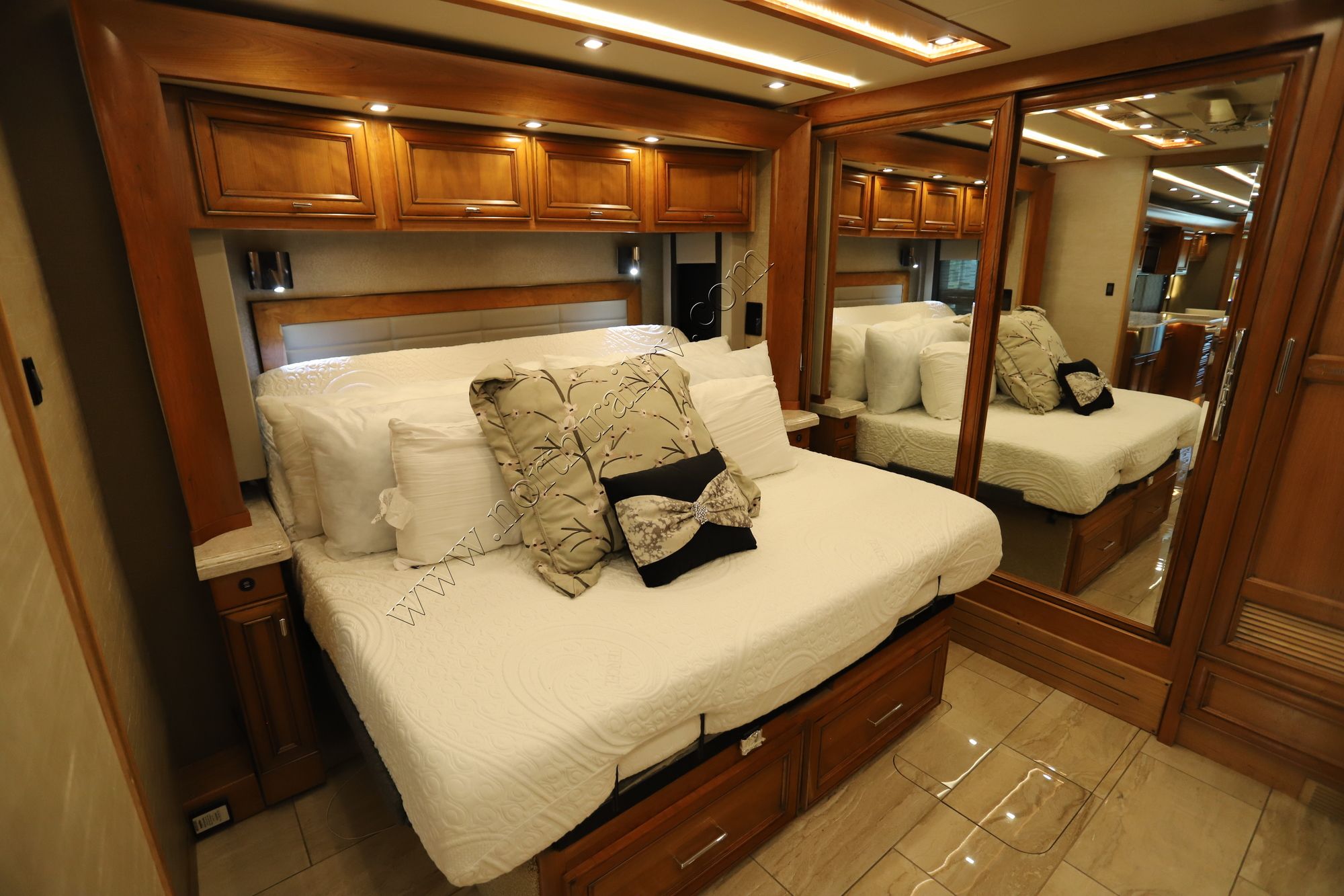 Used 2019 Tiffin Motor Homes Allegro Bus 37AP Class A  For Sale