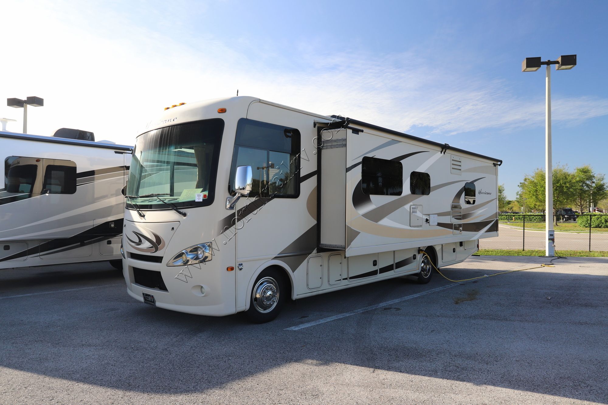 Used 2016 Thor Hurricane 29M Class A  For Sale