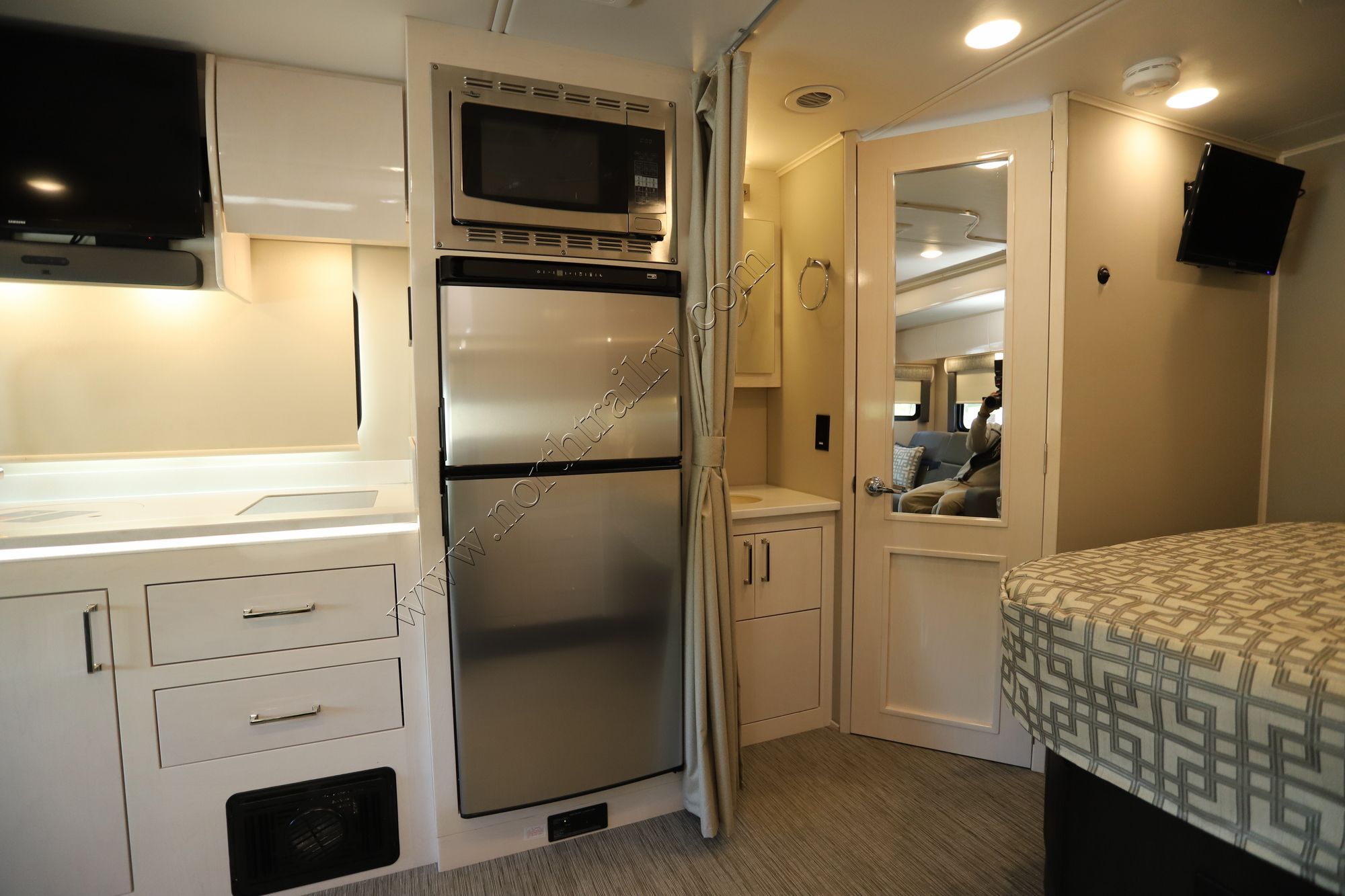 New 2022 Renegade Rv Vienna 25VFWS Class C  For Sale