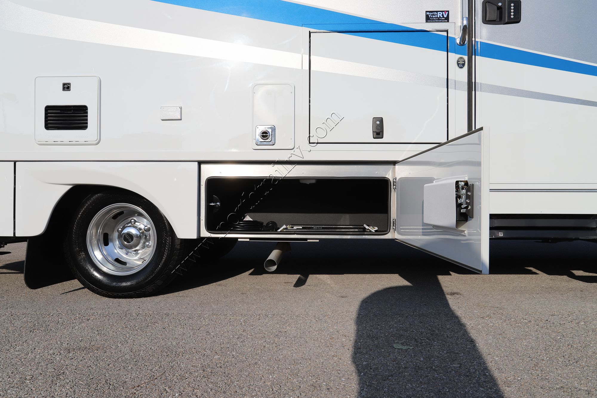 New 2022 Renegade Rv Vienna 25VFWS Class C  For Sale