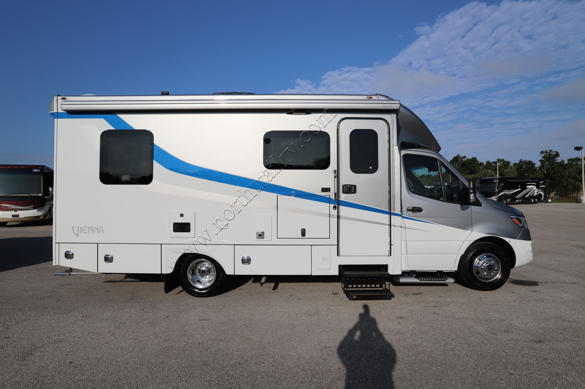 New 2022 Renegade Rv Vienna 25VFWS Class C  For Sale