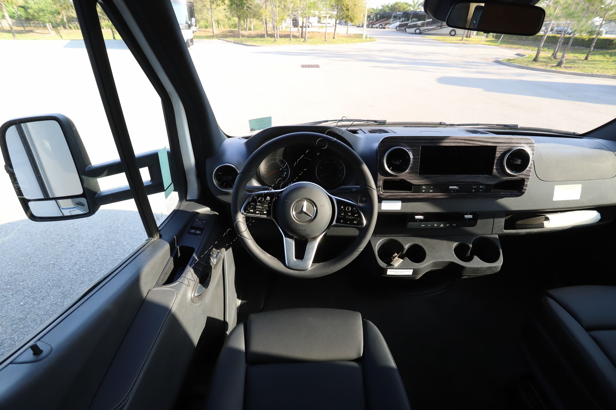 New 2022 Renegade Rv Vienna 25VFWS Class C  For Sale